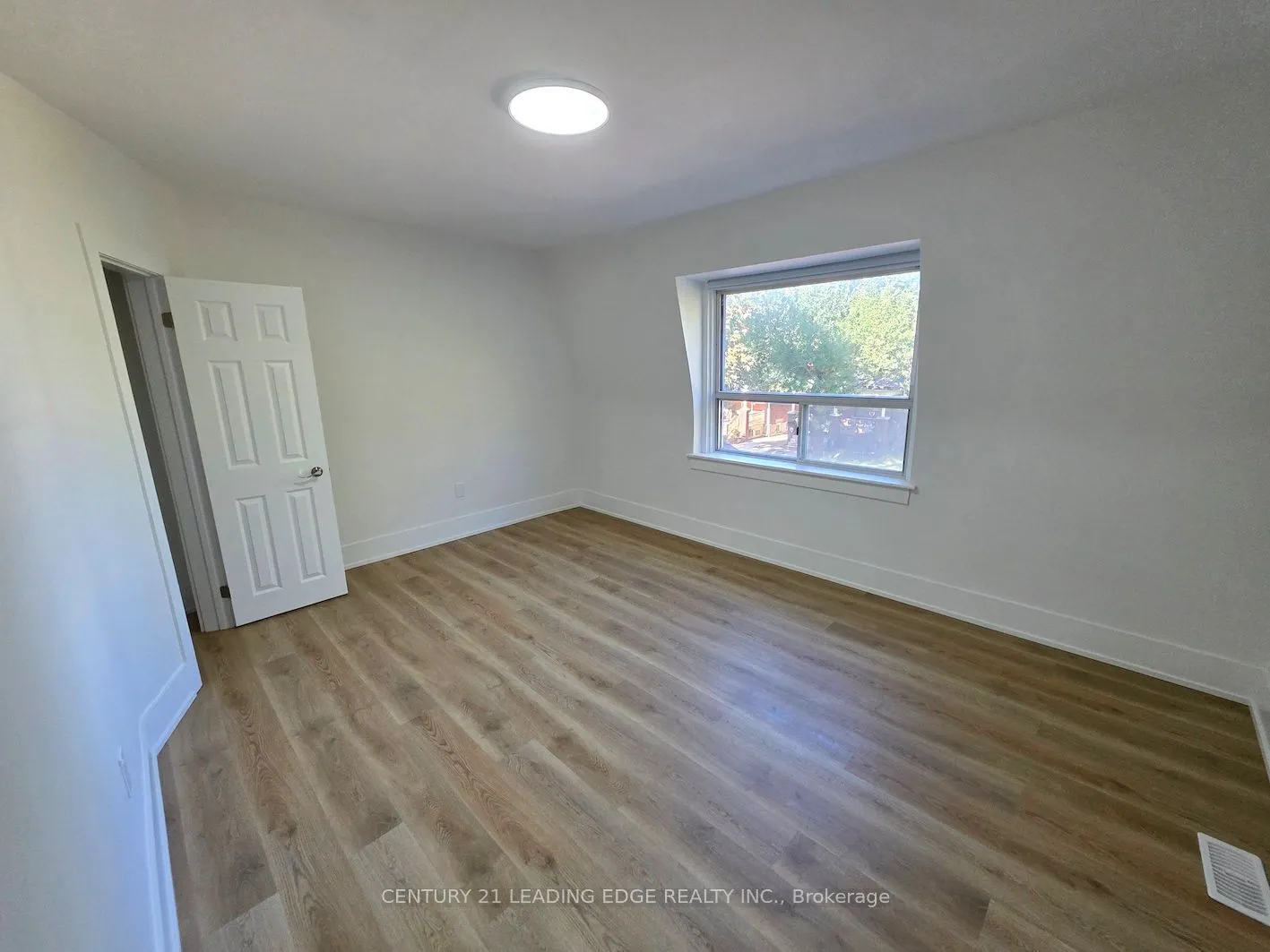 51 Dearbourne Avenue, #Main