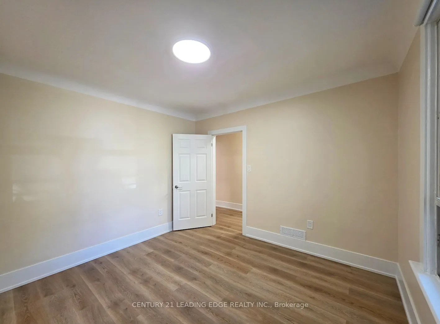 51 Dearbourne Avenue, #Main