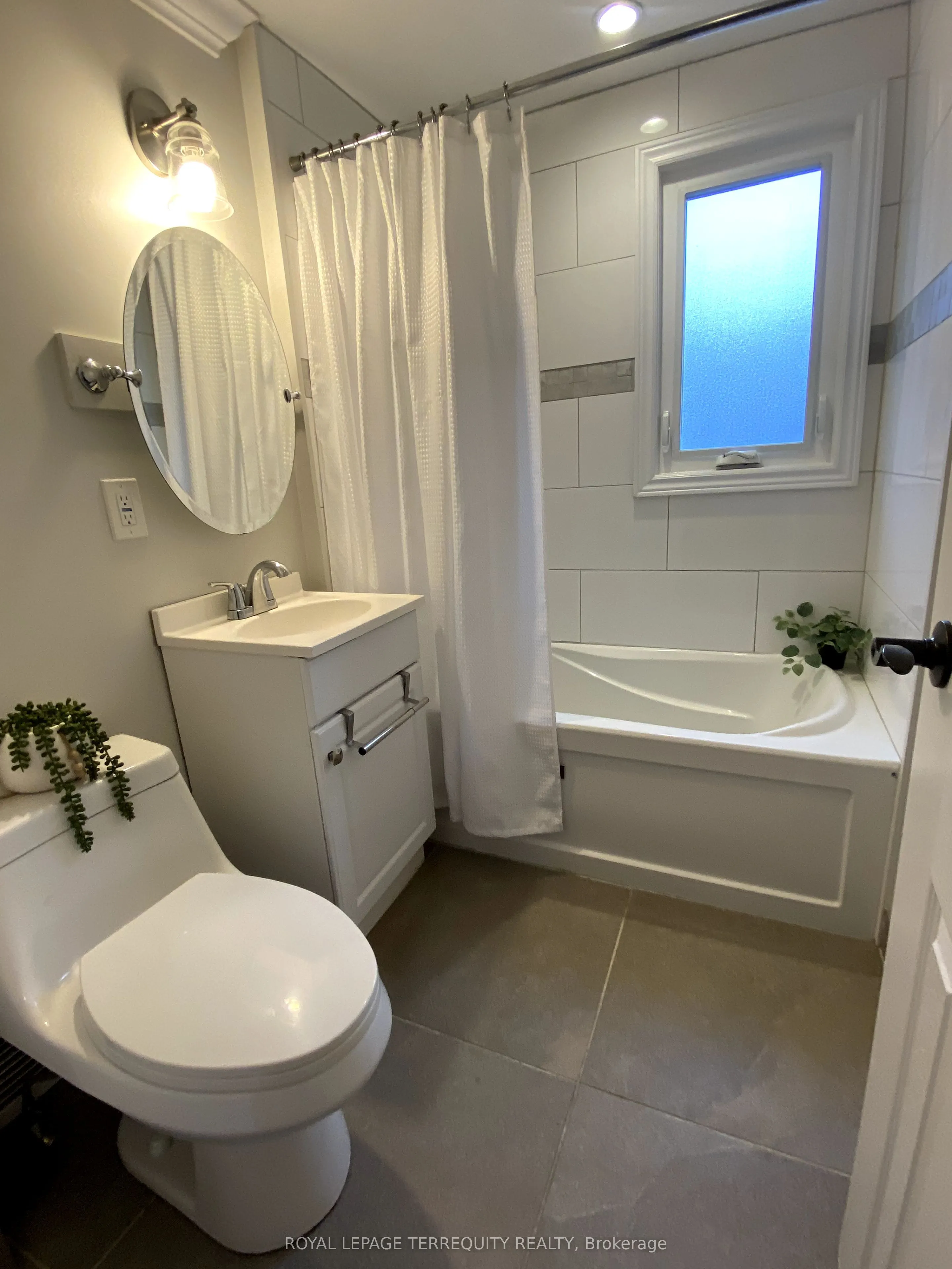 14 Flempton Crescent, #Upper