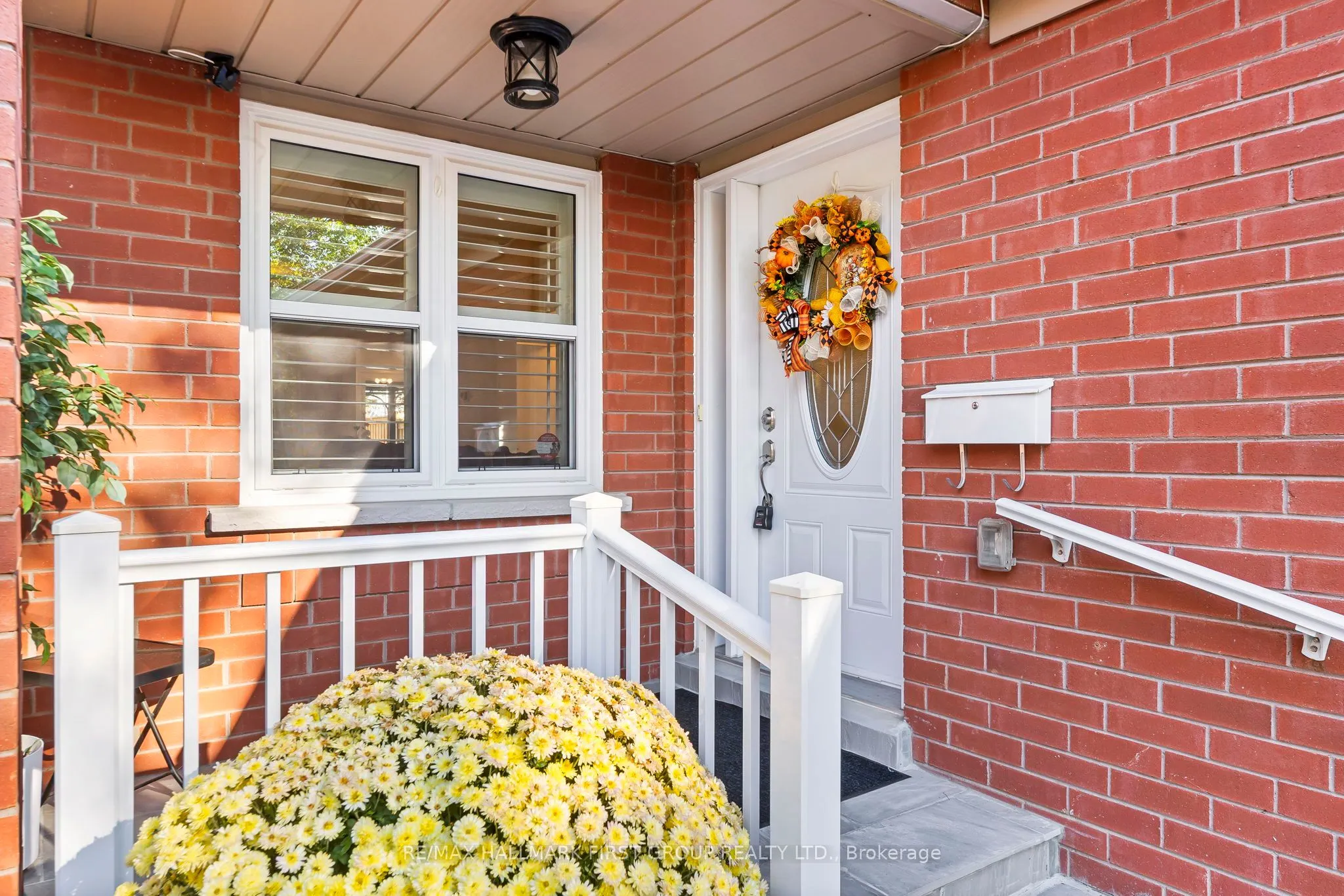 122 Thicket Crescent