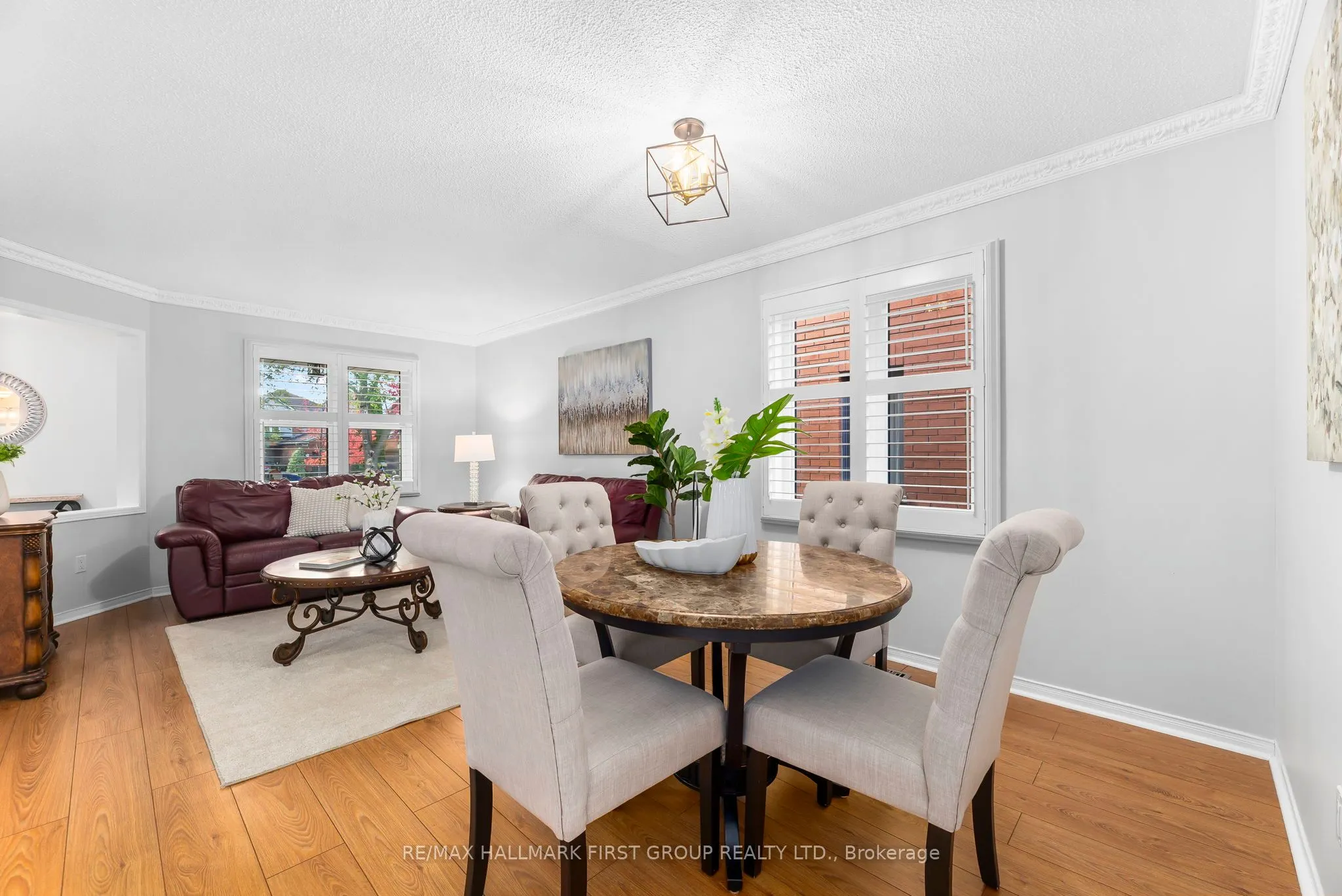 122 Thicket Crescent