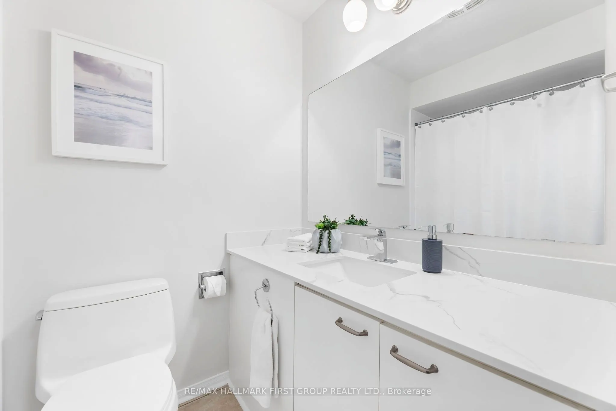 122 Thicket Crescent