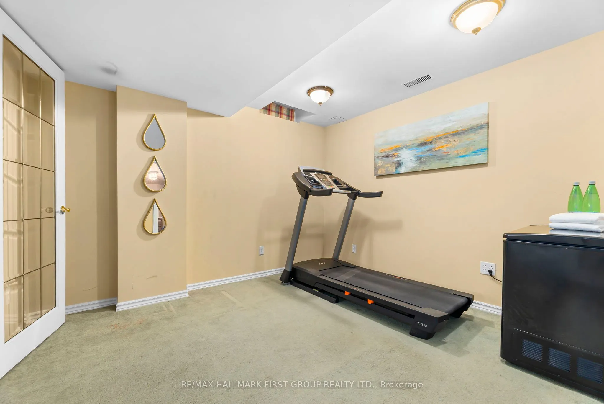 122 Thicket Crescent