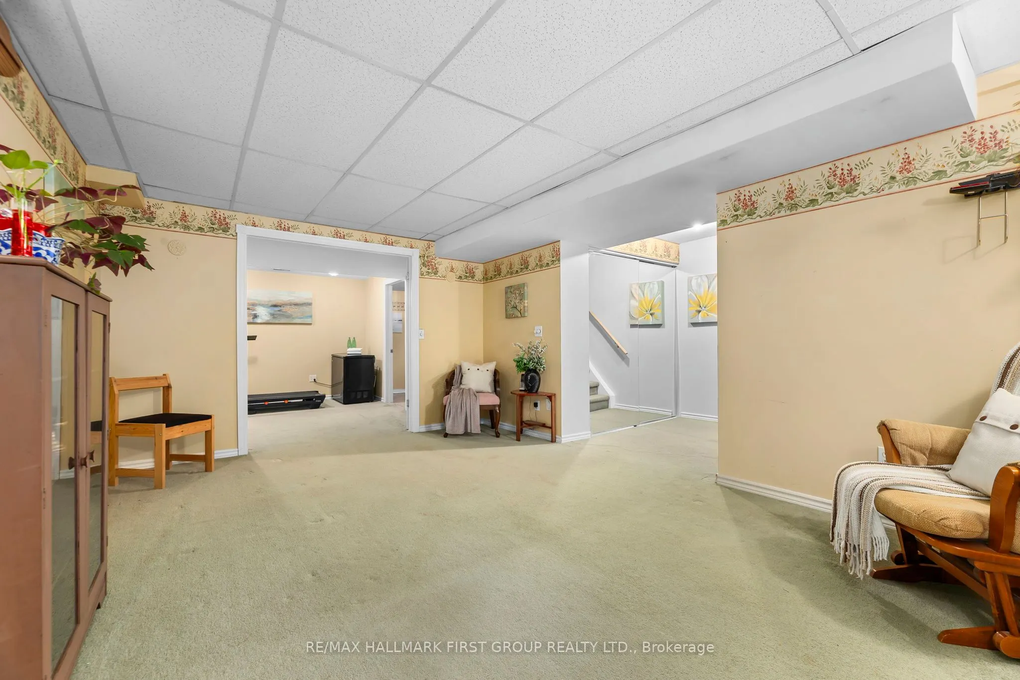 122 Thicket Crescent