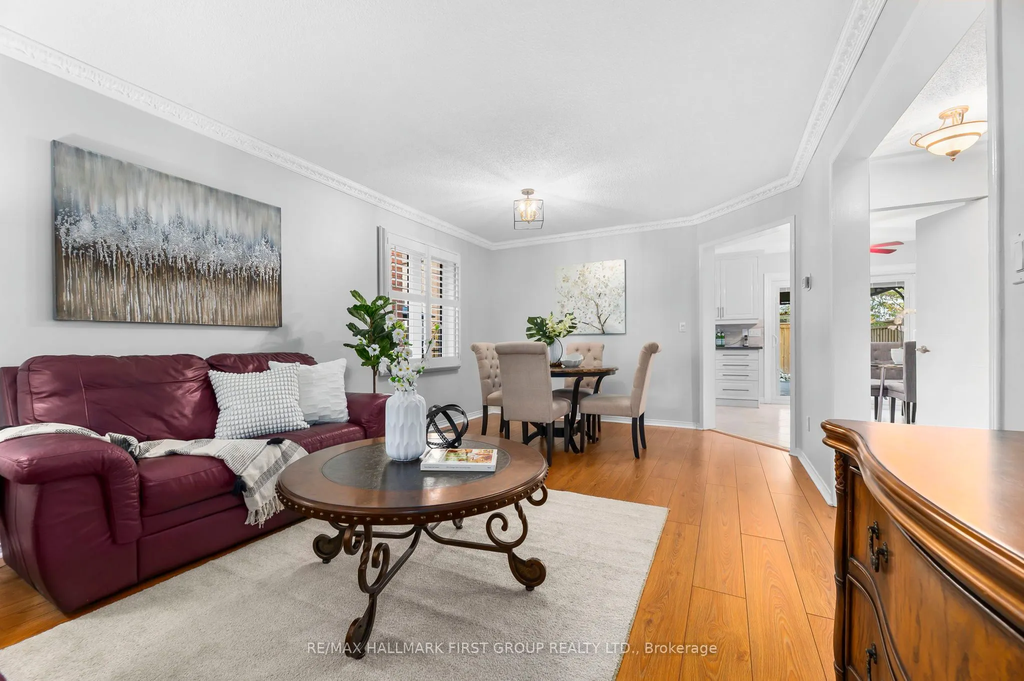 122 Thicket Crescent