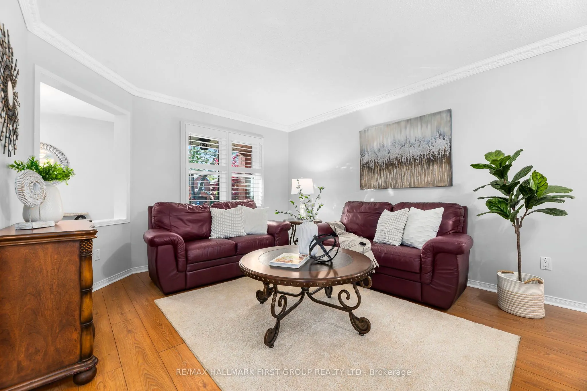 122 Thicket Crescent