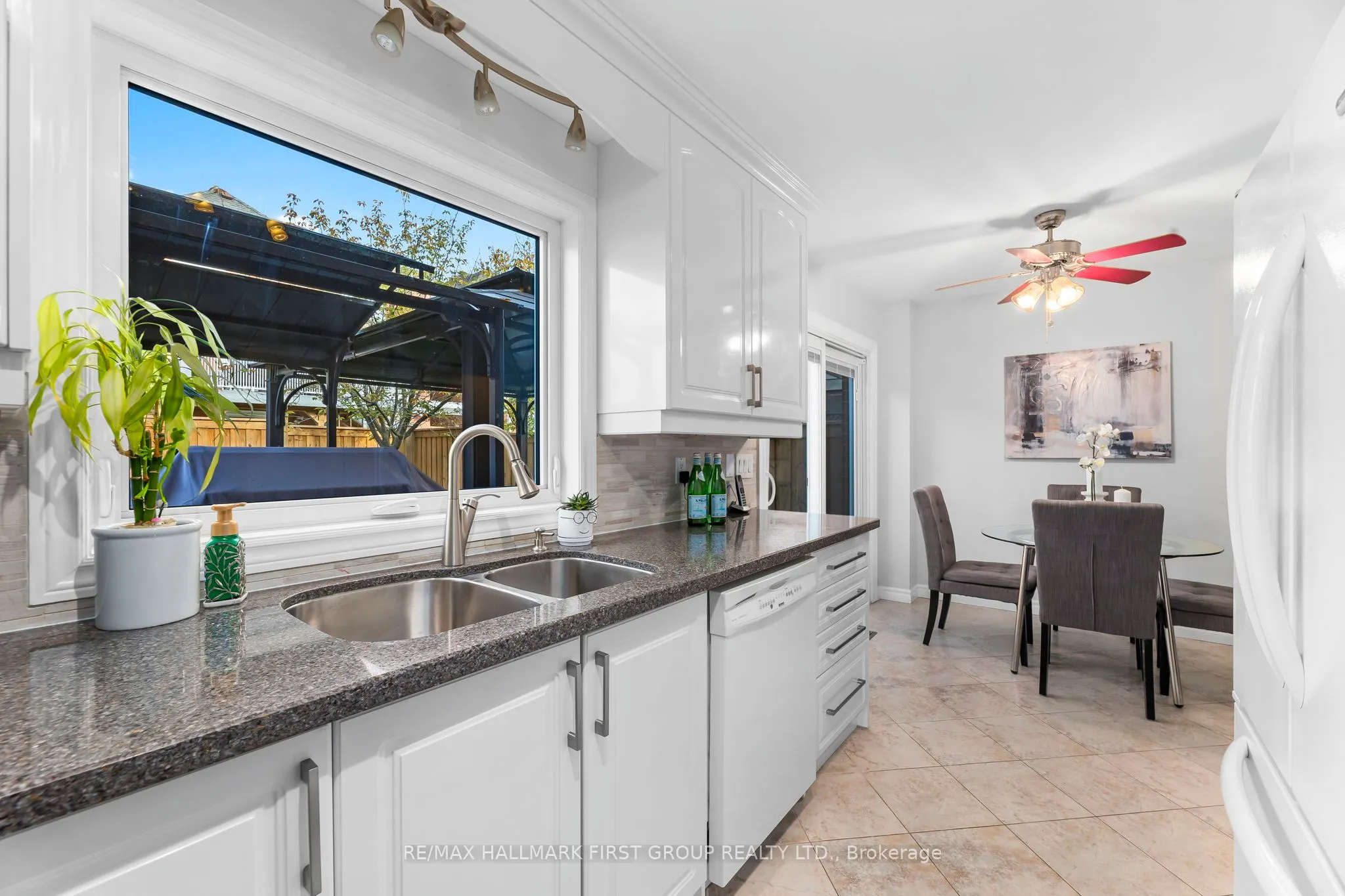 122 Thicket Crescent