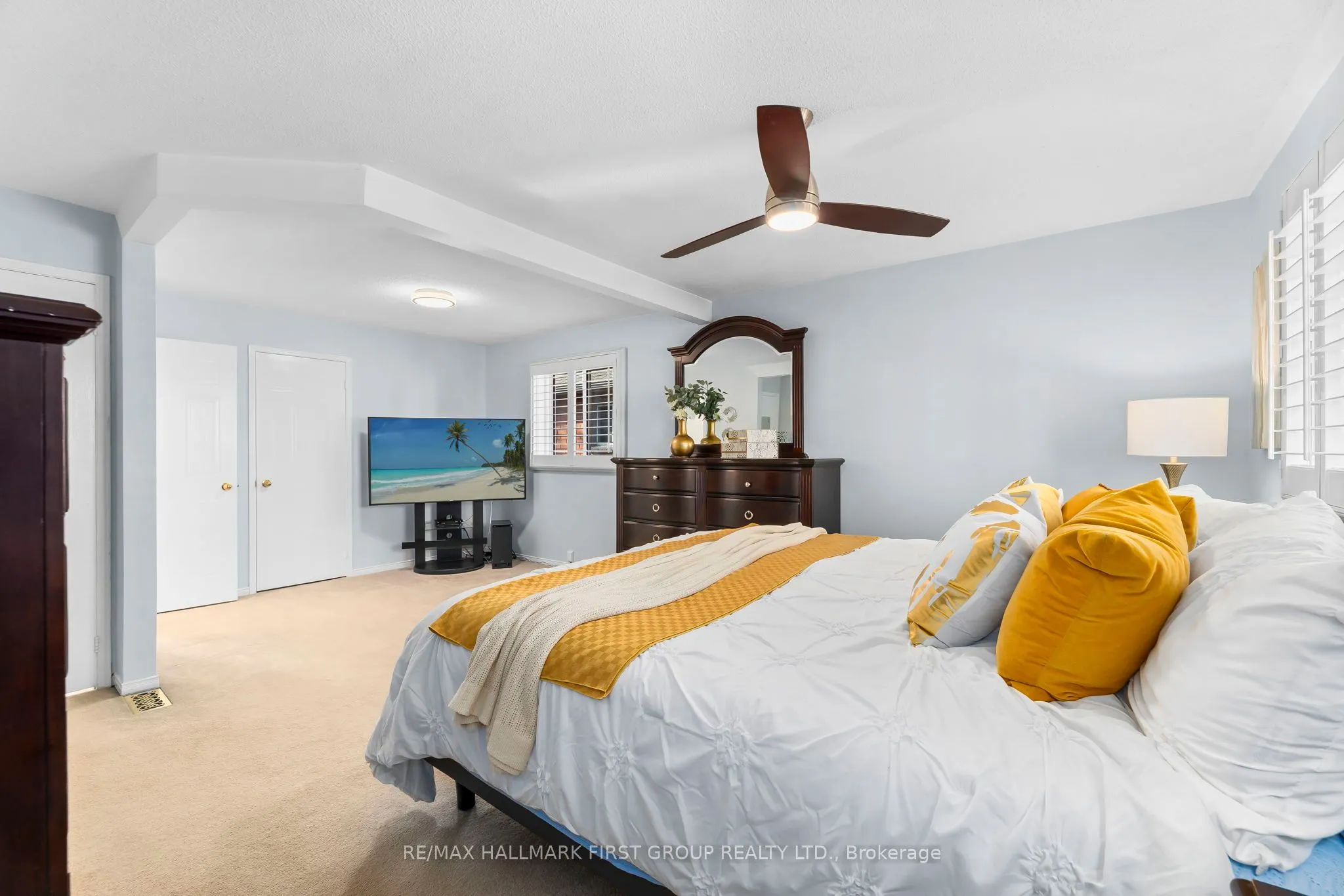 122 Thicket Crescent