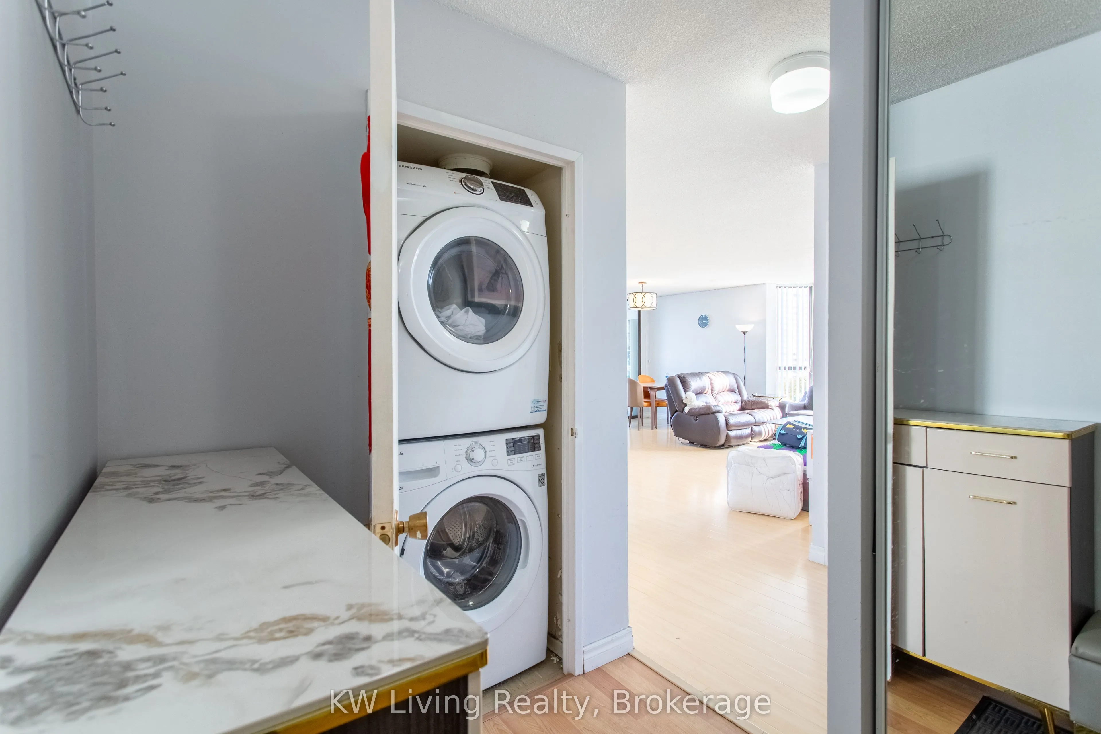 75 Bamburgh Circle, #924