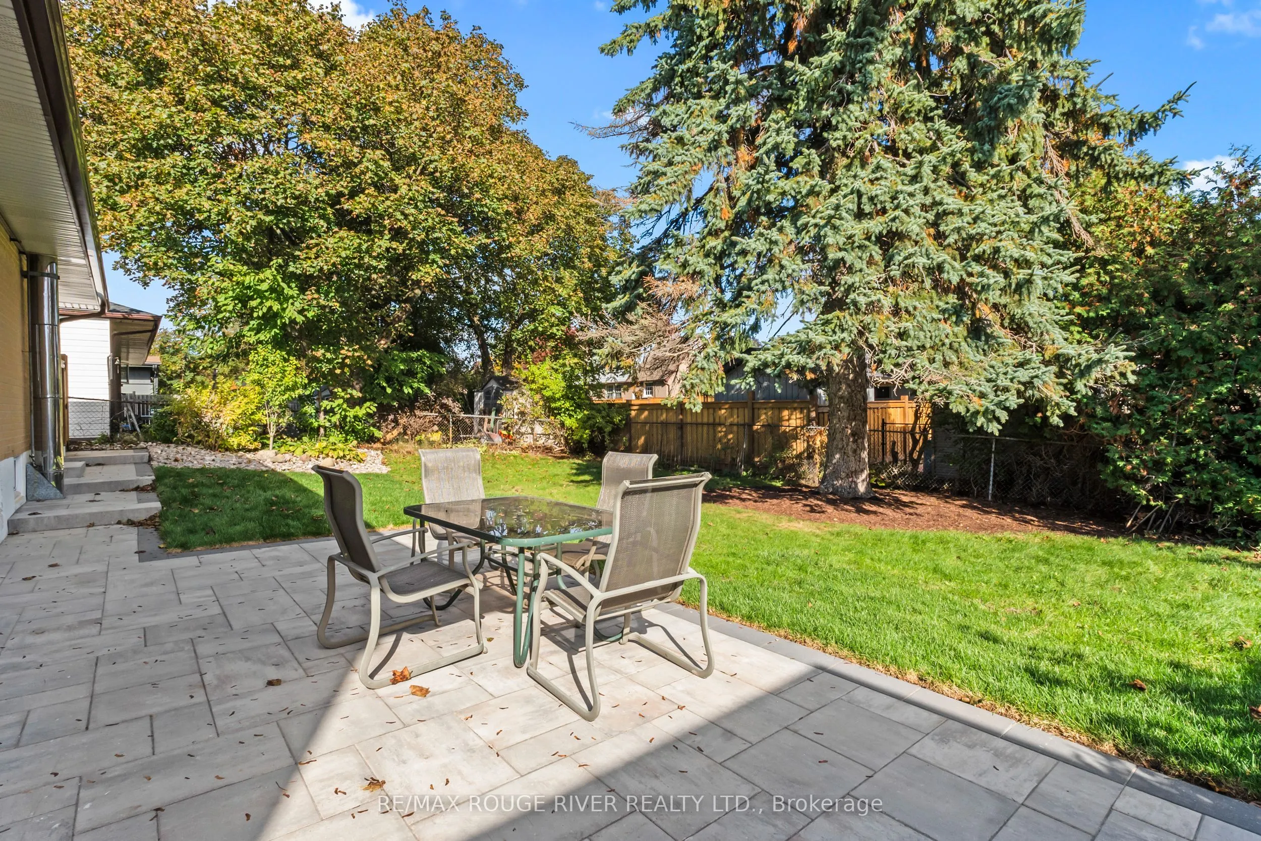 745 Glengrove Street