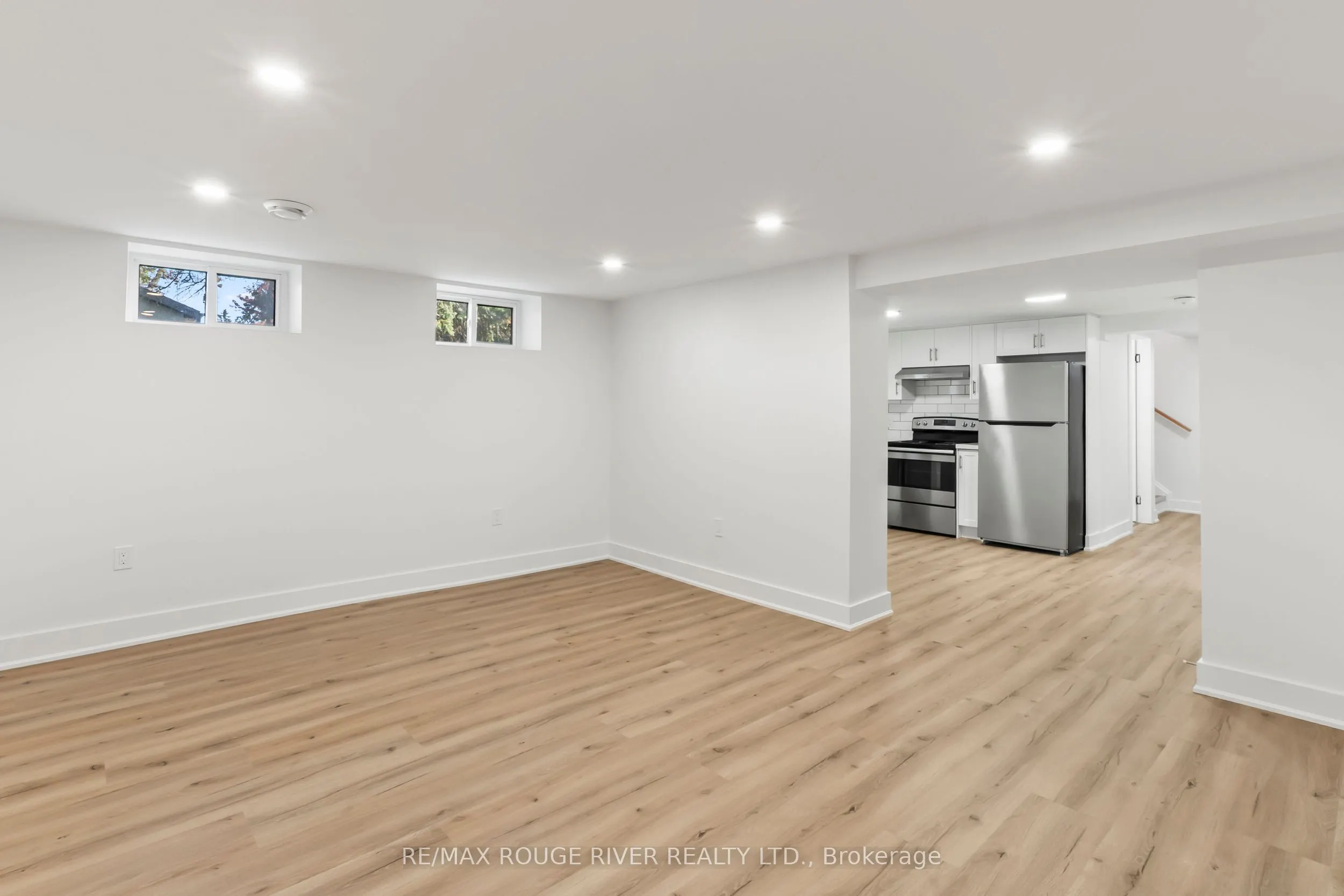 745 Glengrove Street