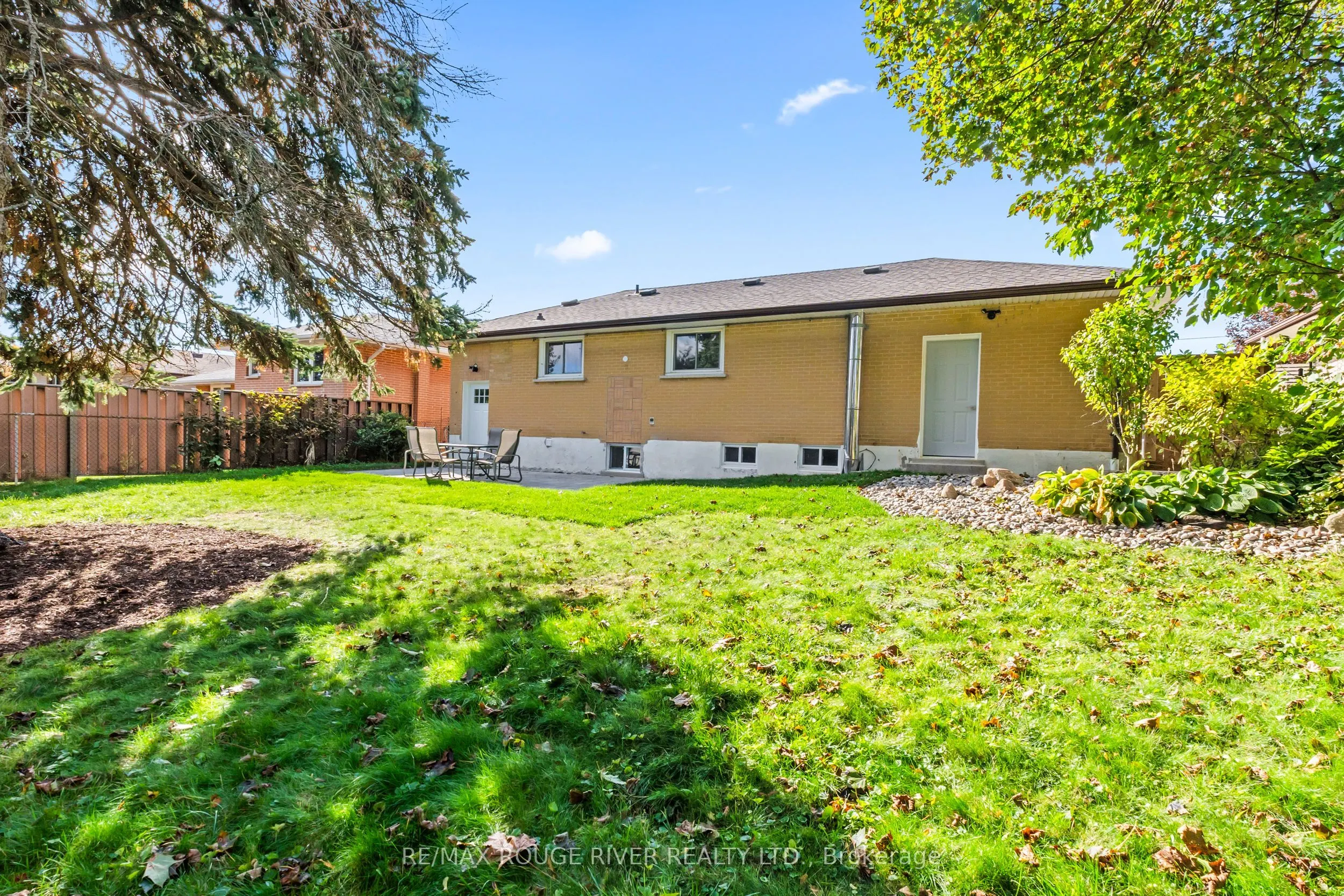 745 Glengrove Street