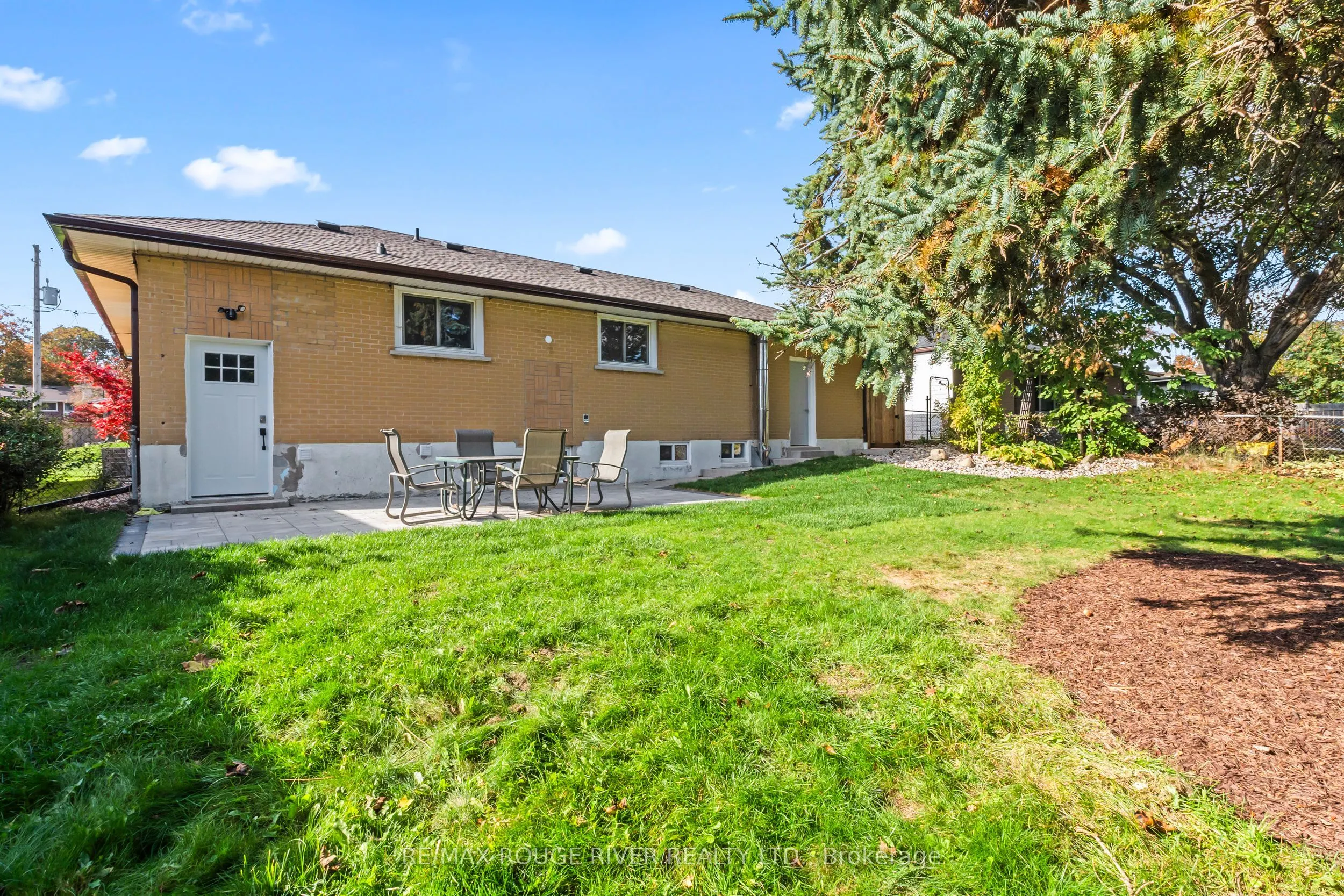 745 Glengrove Street