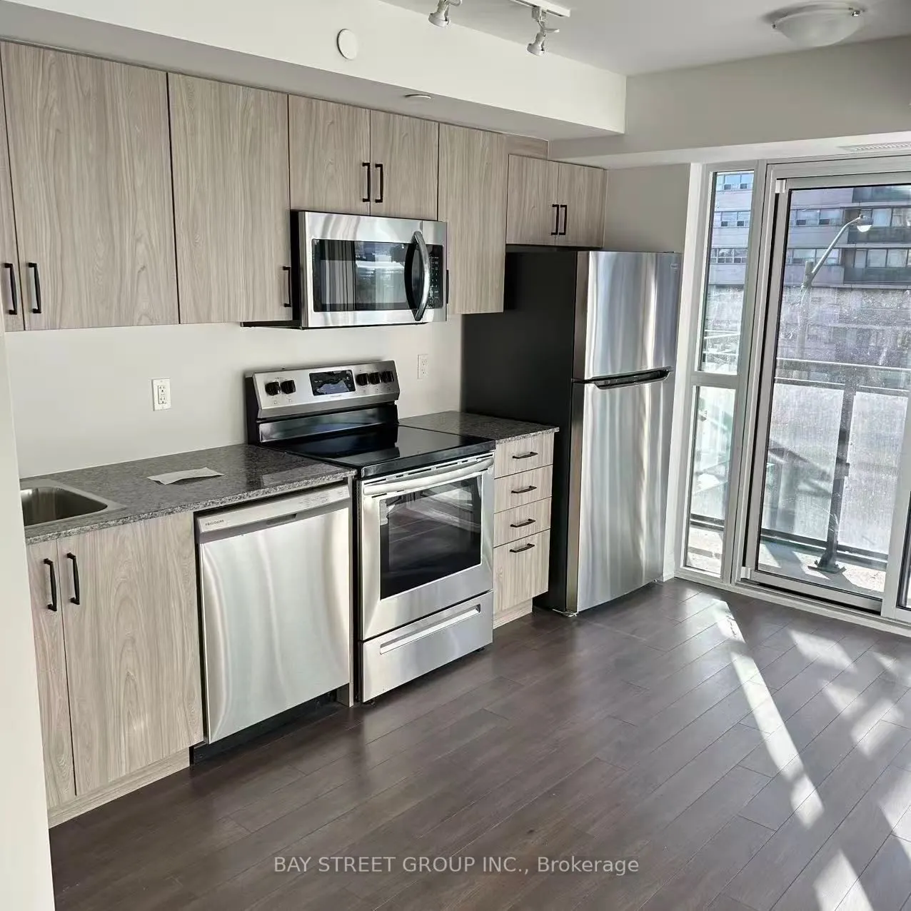 20 Meadowglen Place, #333