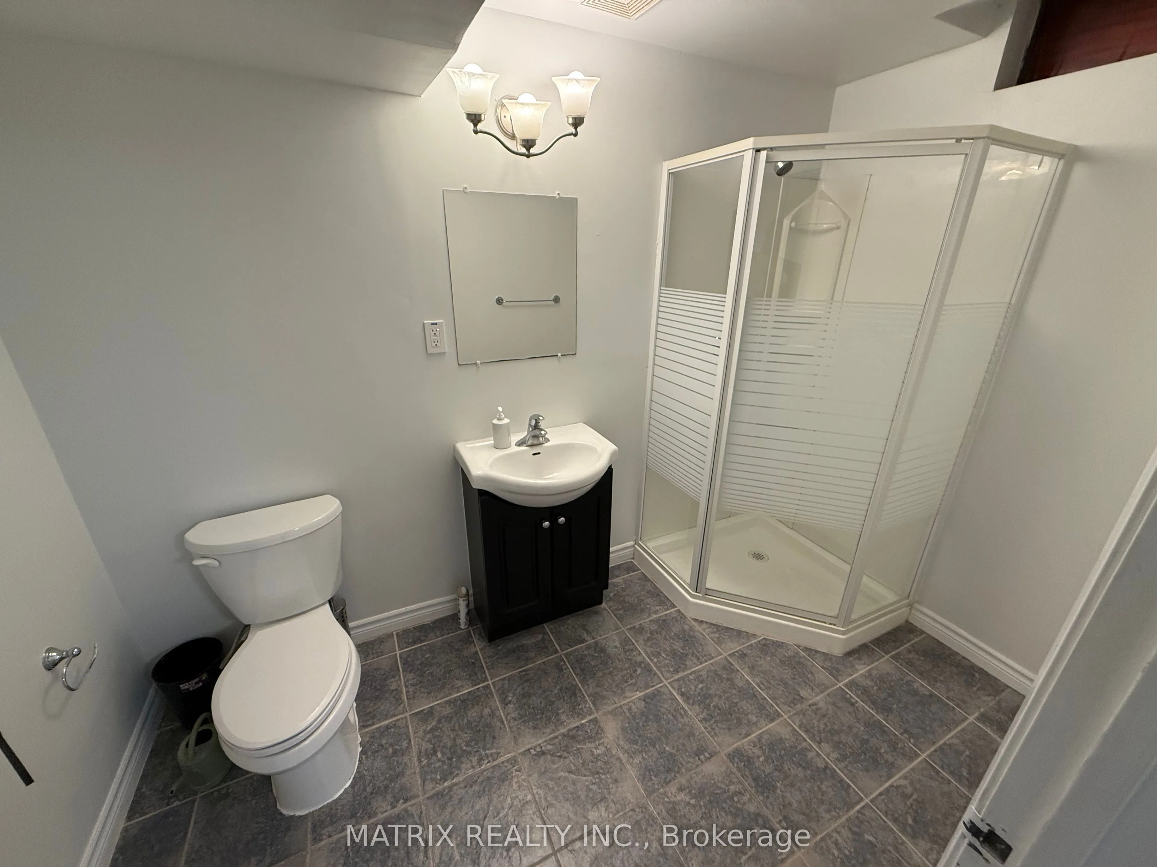 2197 Wildwood Crescent