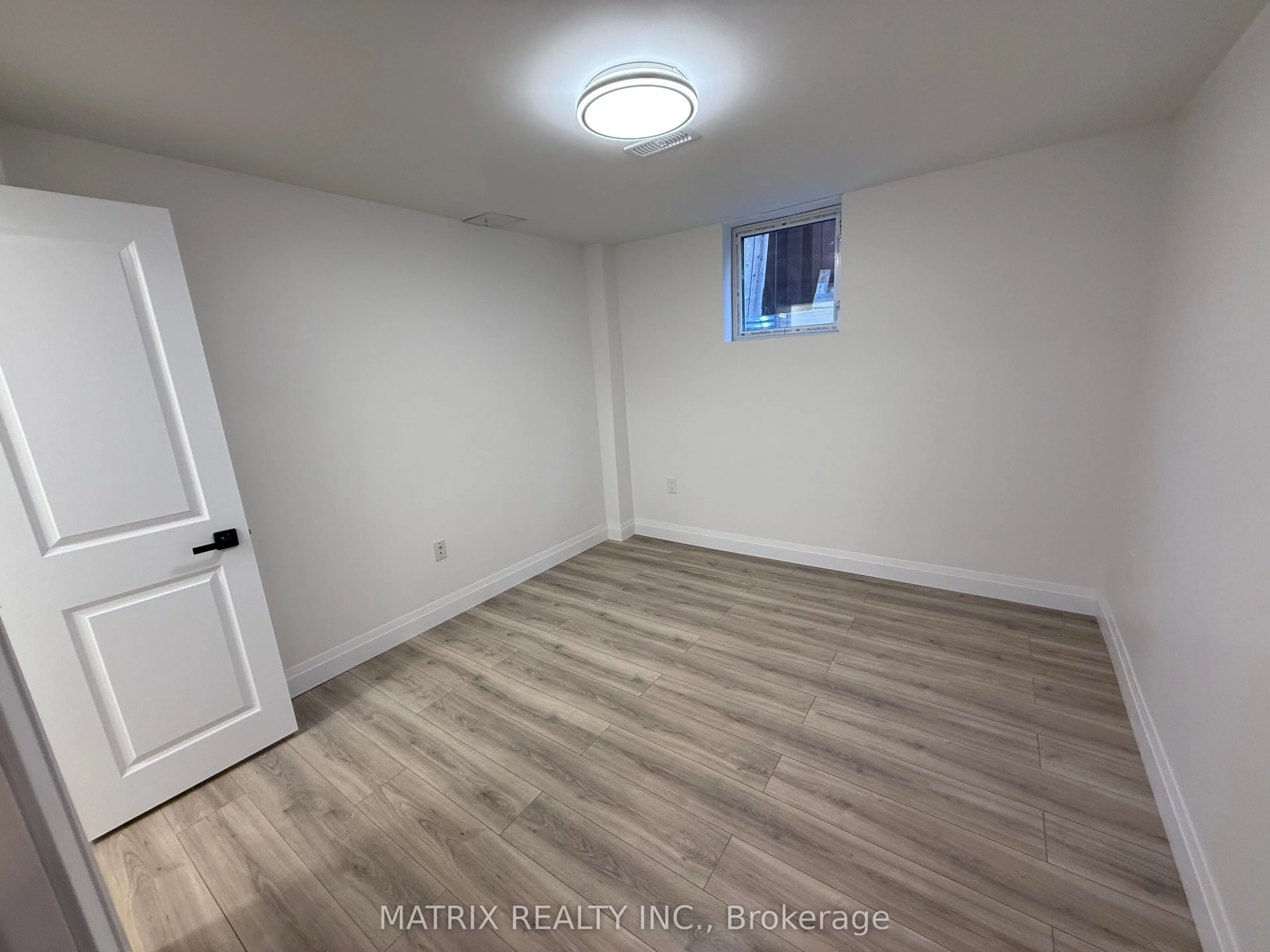 2197 Wildwood Crescent