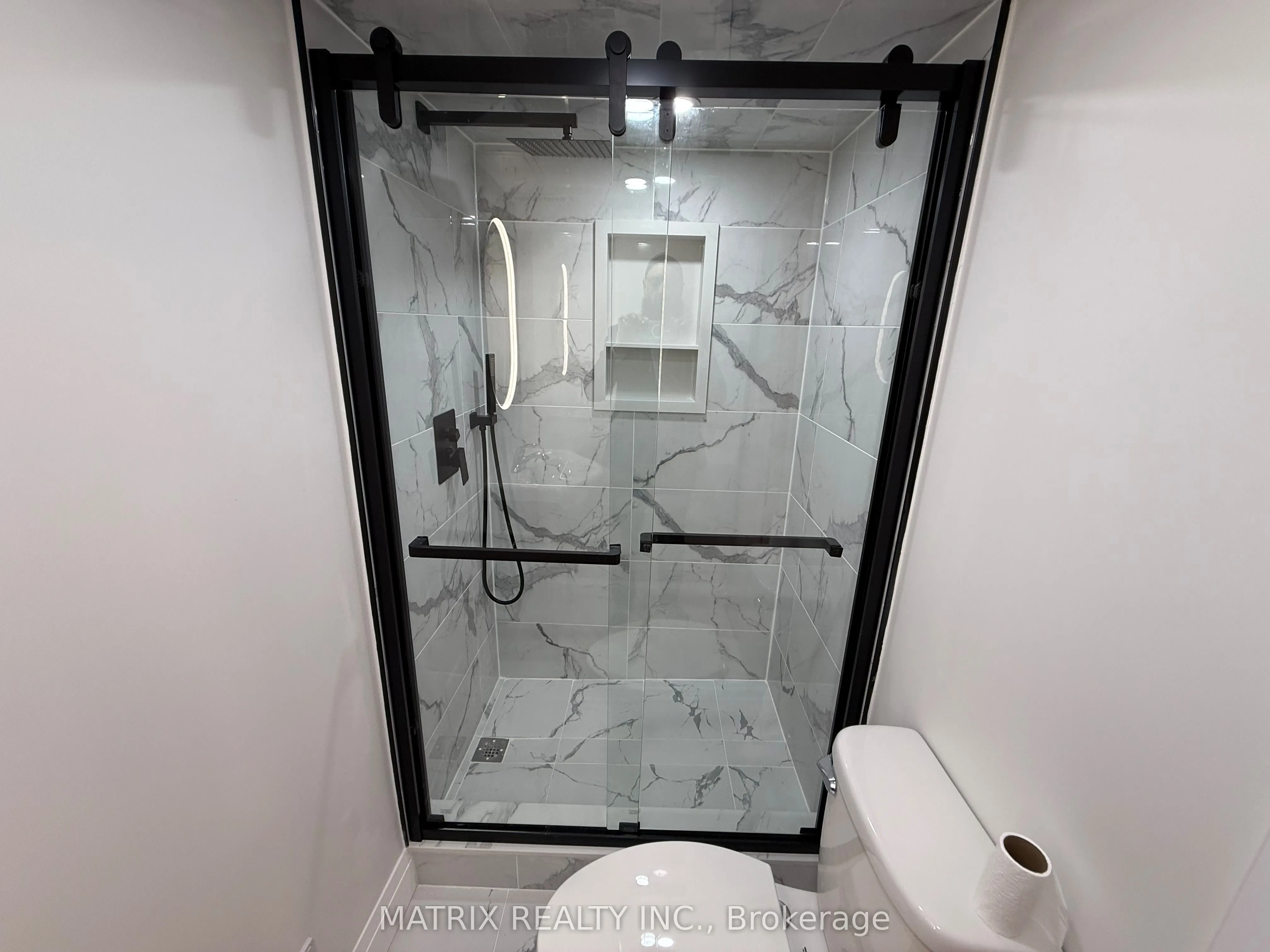 2197 Wildwood Crescent