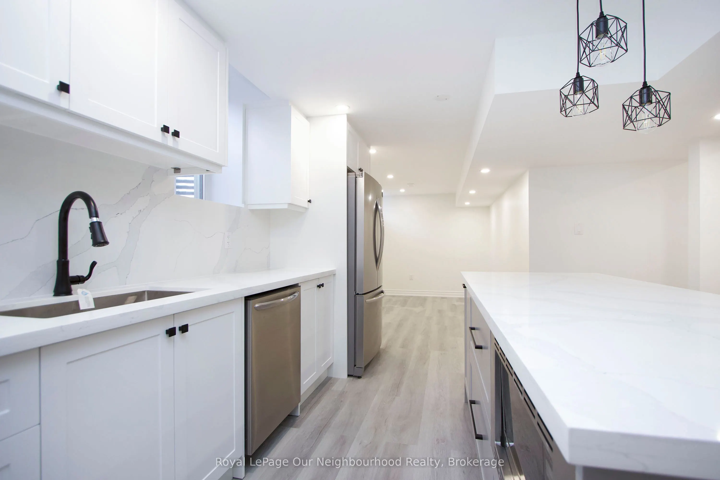 6 Westacott Crescent