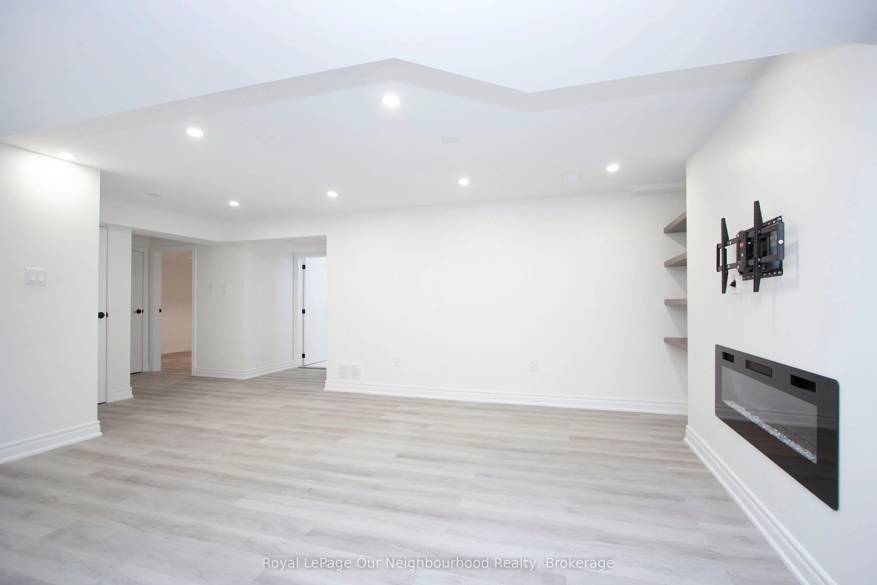 6 Westacott Crescent