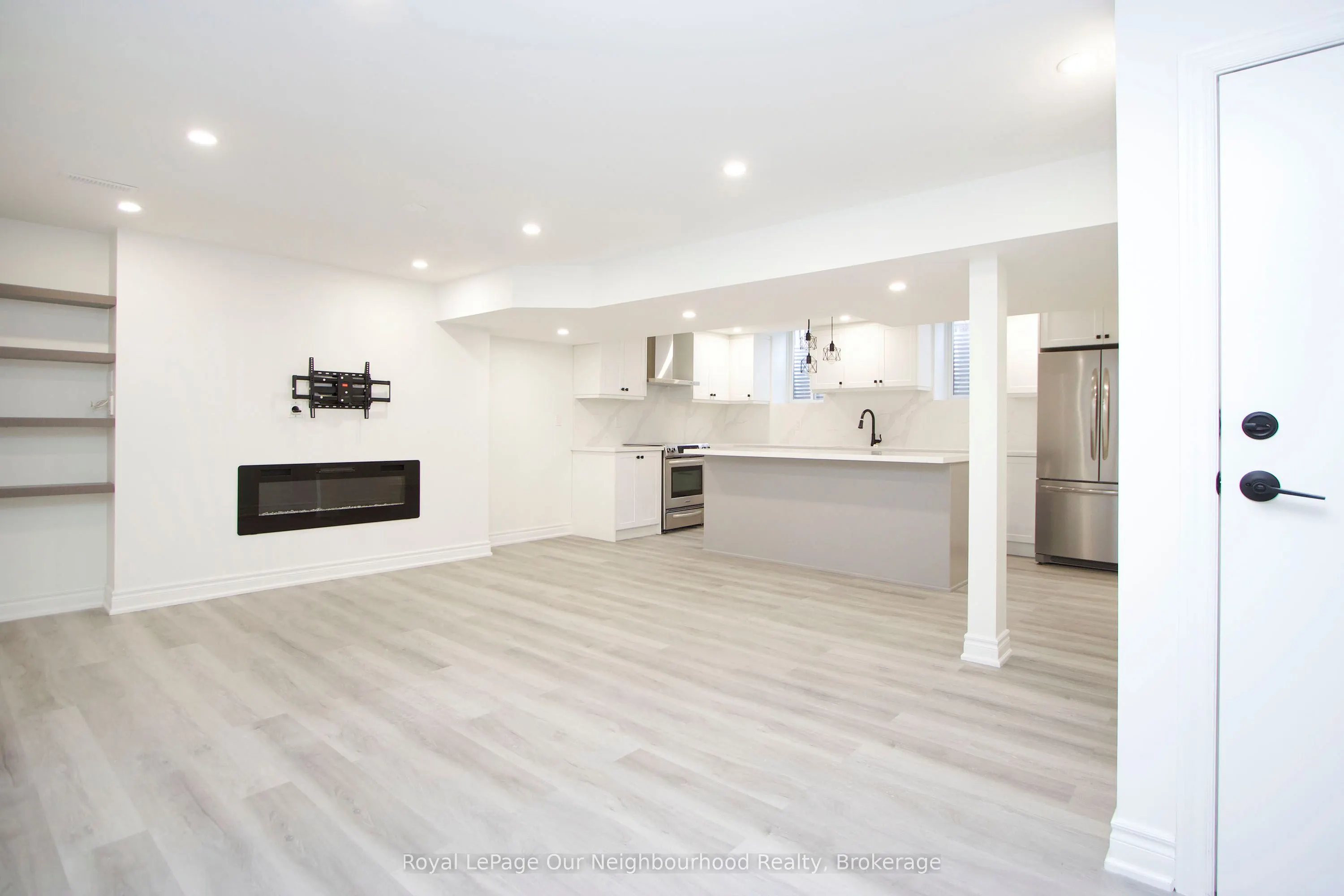 6 Westacott Crescent