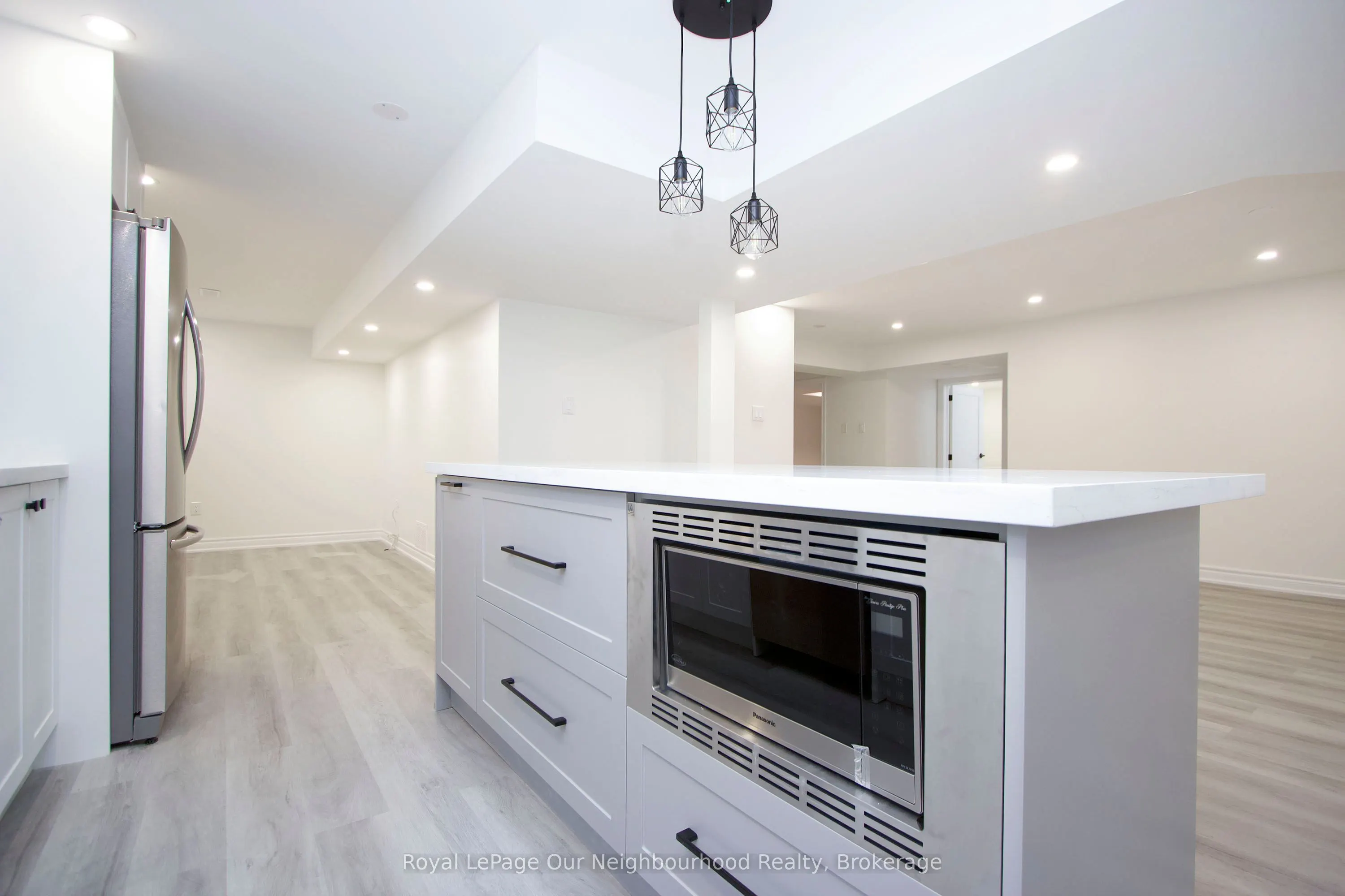 6 Westacott Crescent