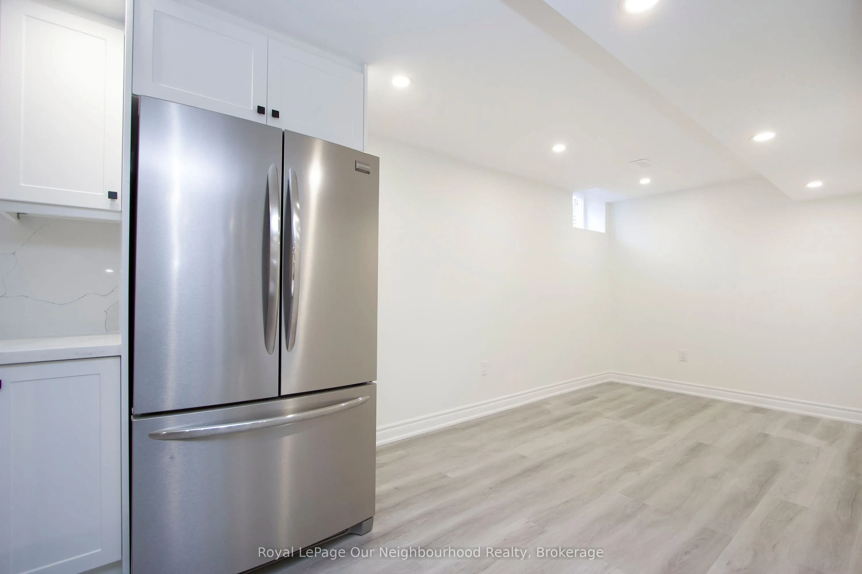 6 Westacott Crescent