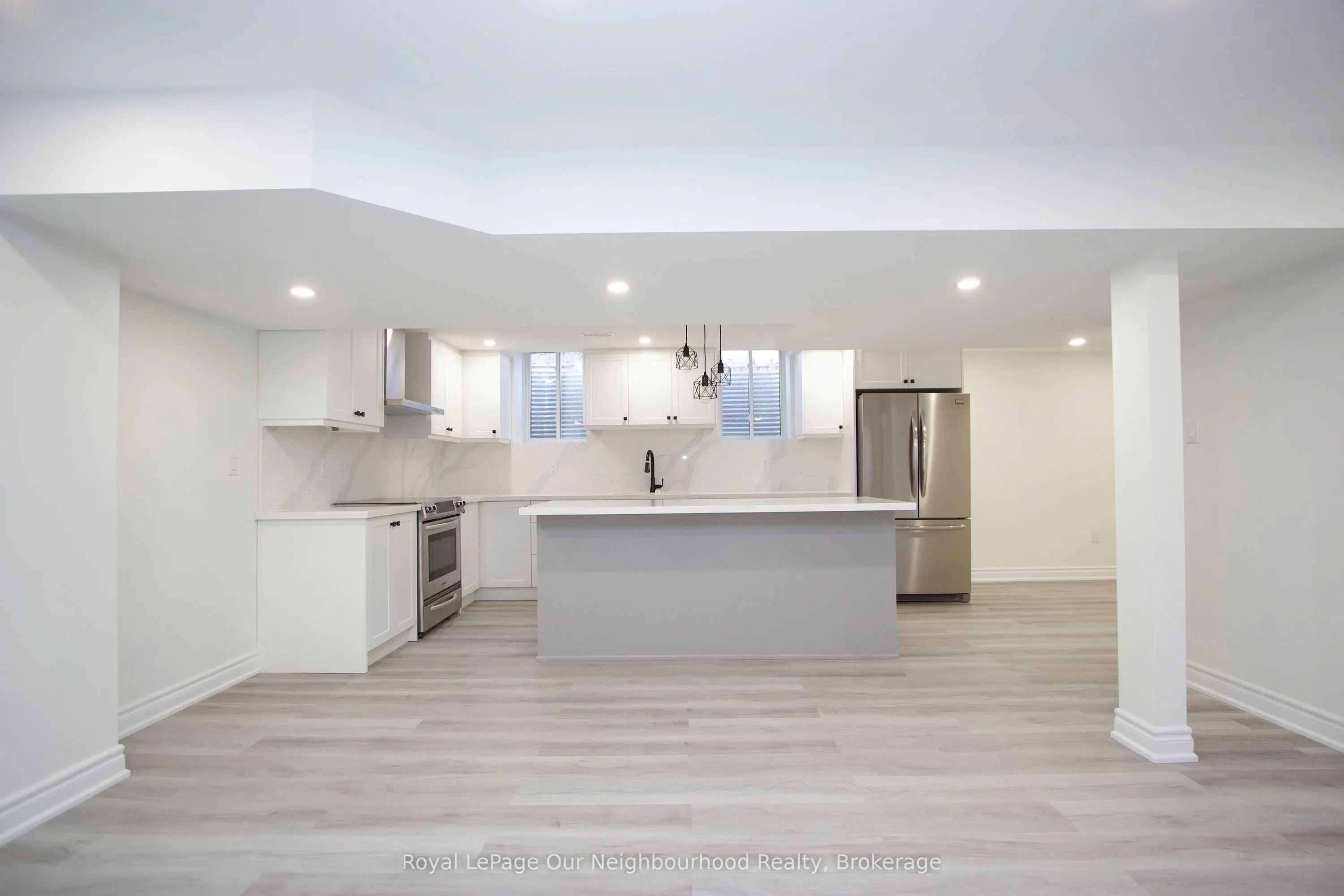 6 Westacott Crescent