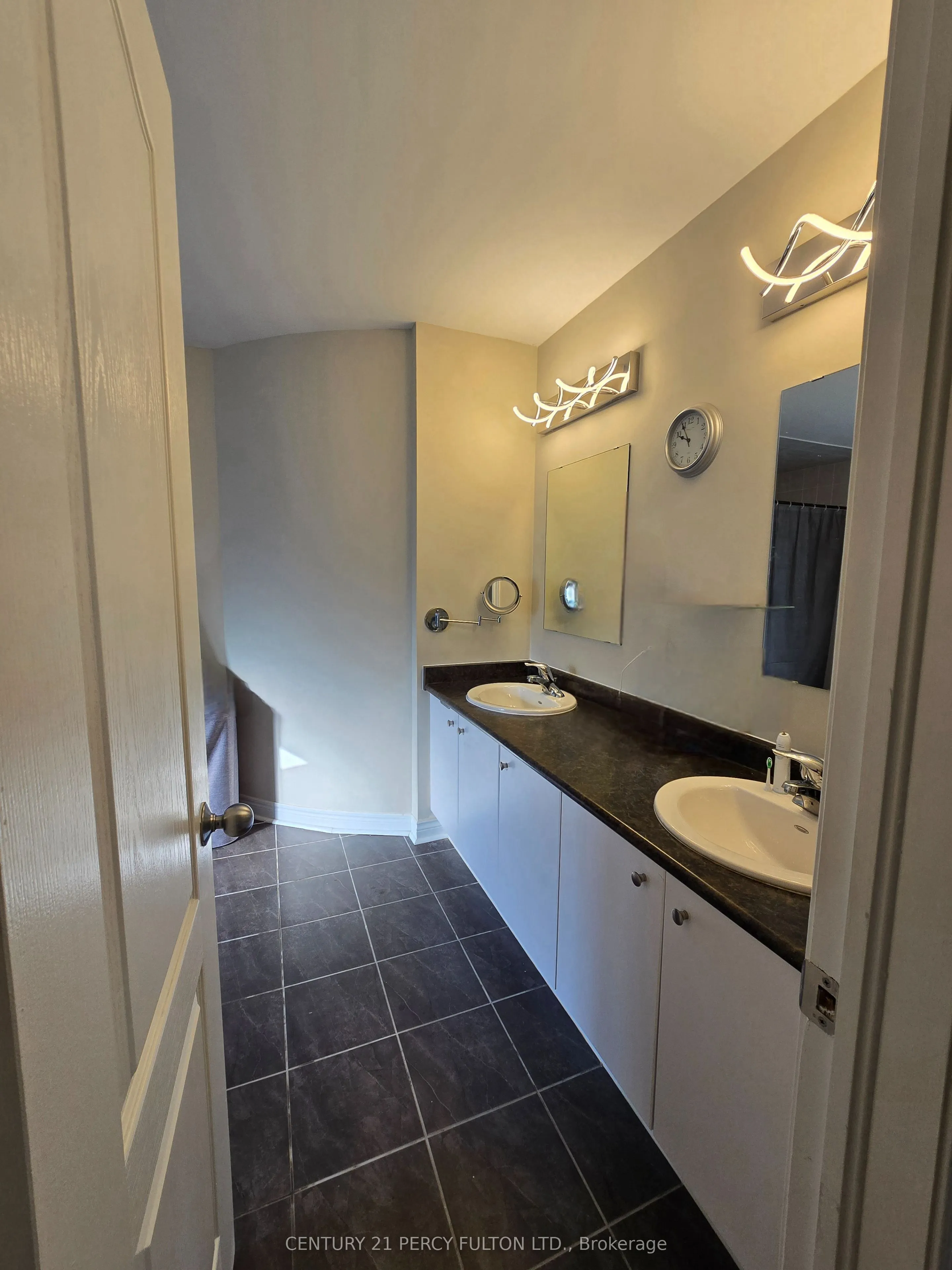 1979 Riverton Street