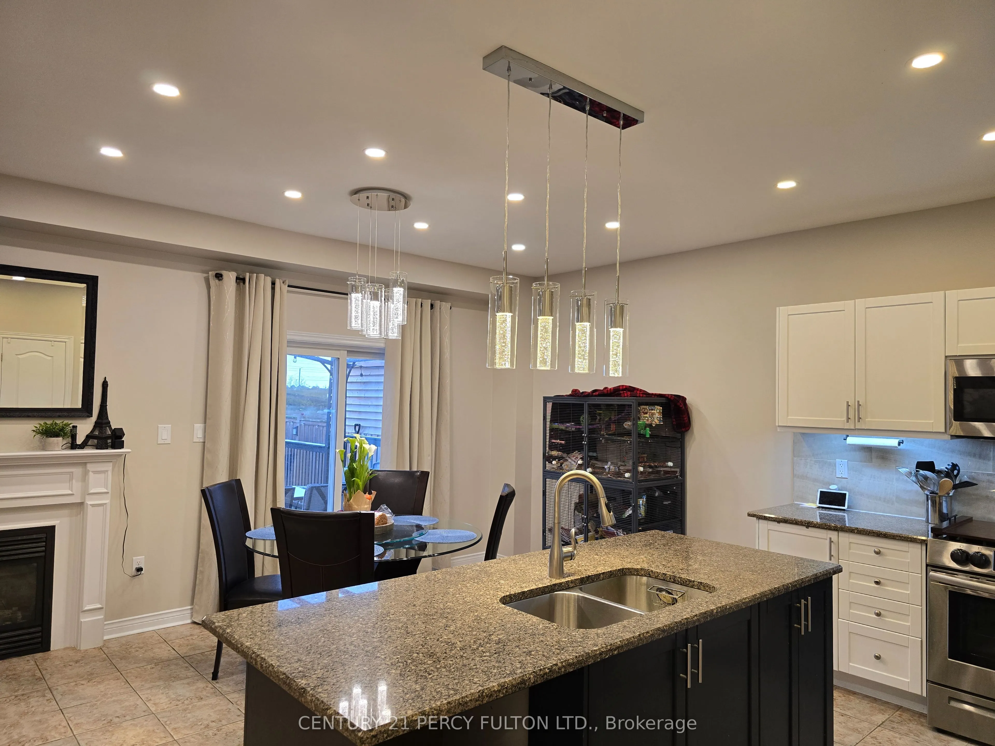 1979 Riverton Street