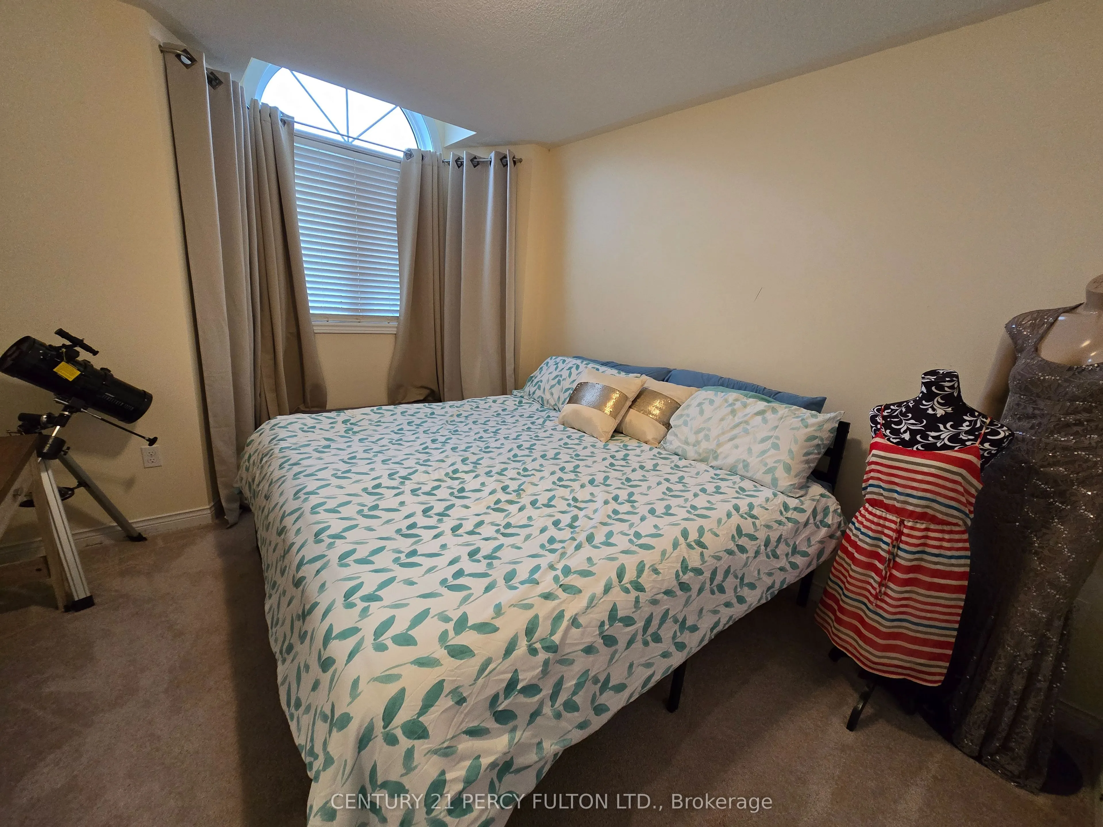 1979 Riverton Street