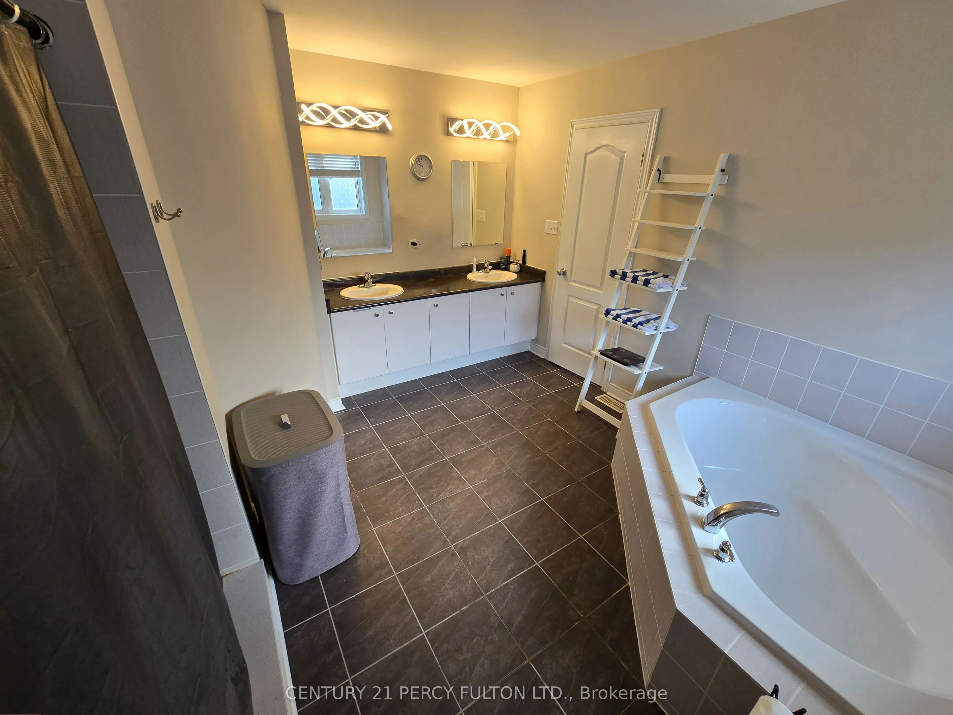 1979 Riverton Street