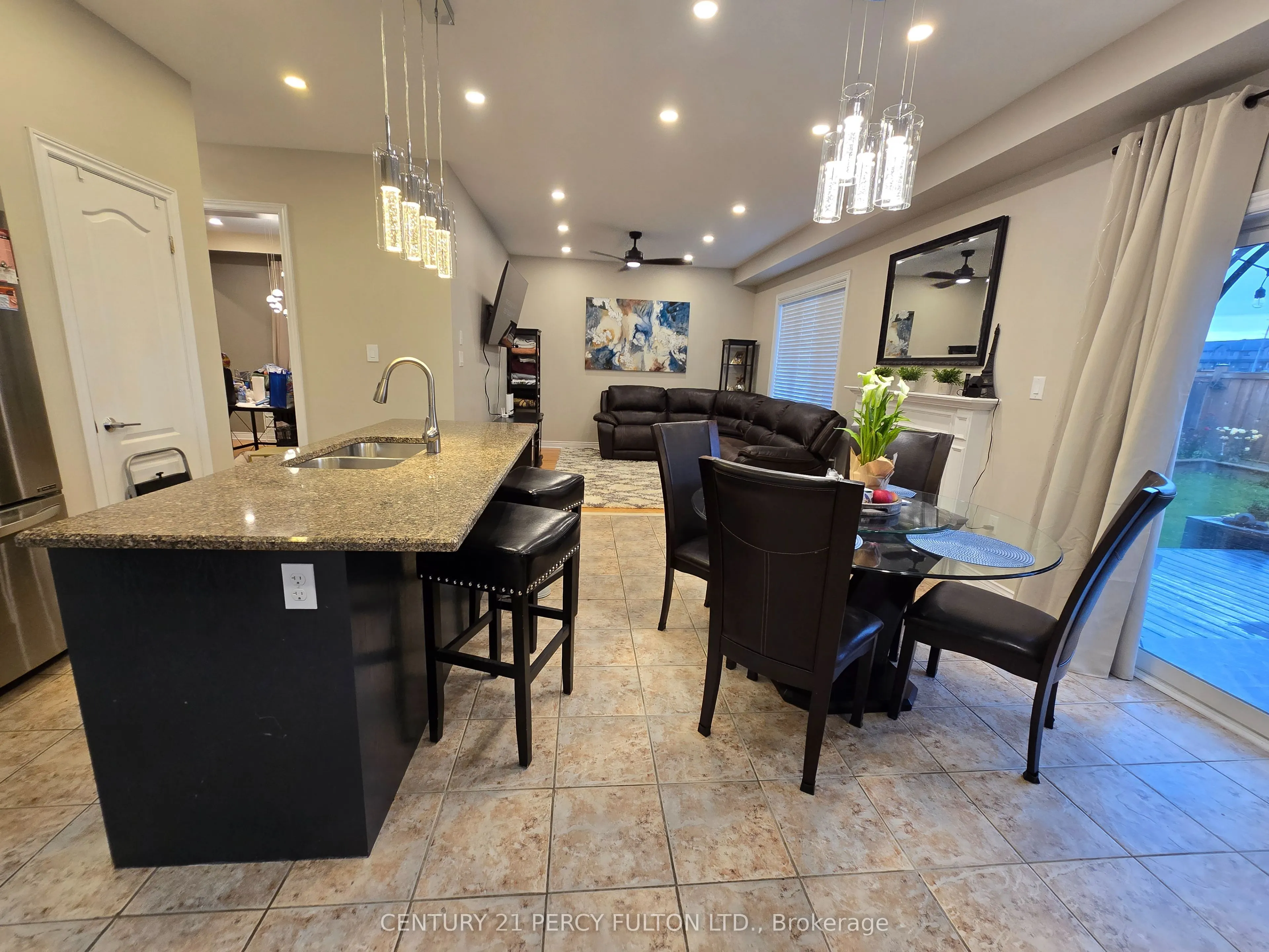 1979 Riverton Street