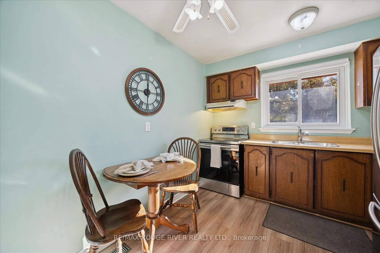 695 Hillcroft Street