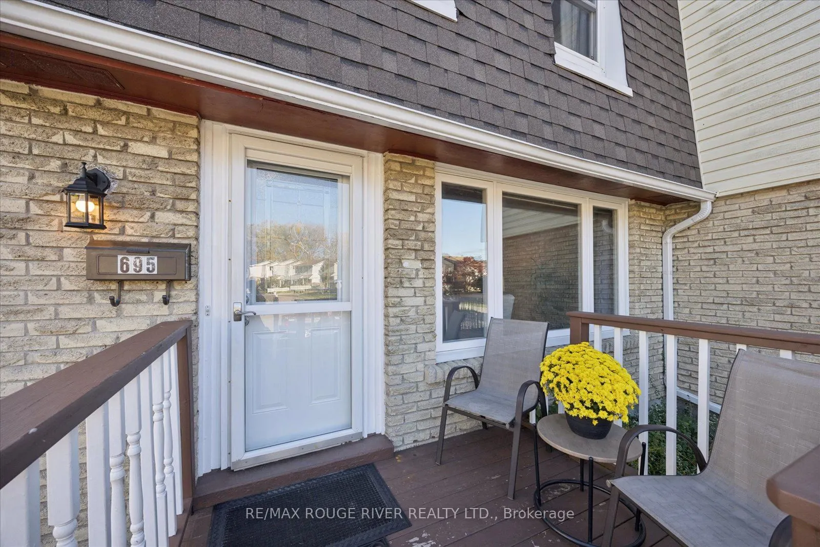 695 Hillcroft Street