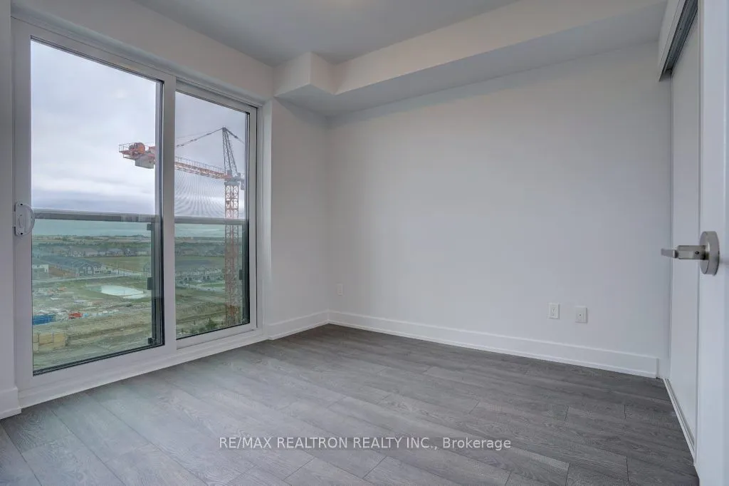 2550 Simcoe Street, #813