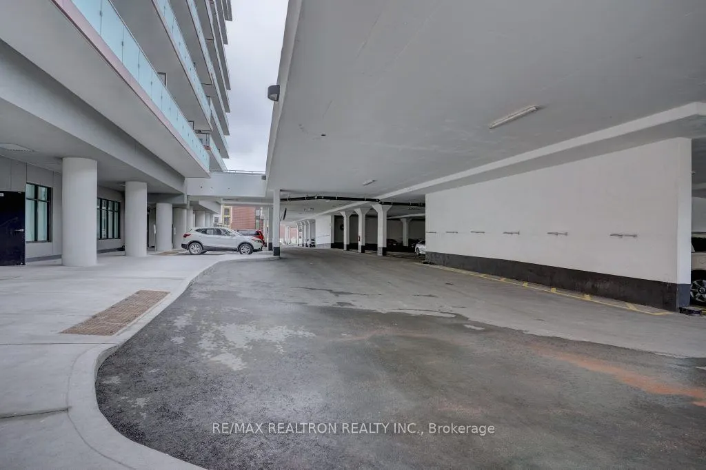 2550 Simcoe Street, #813