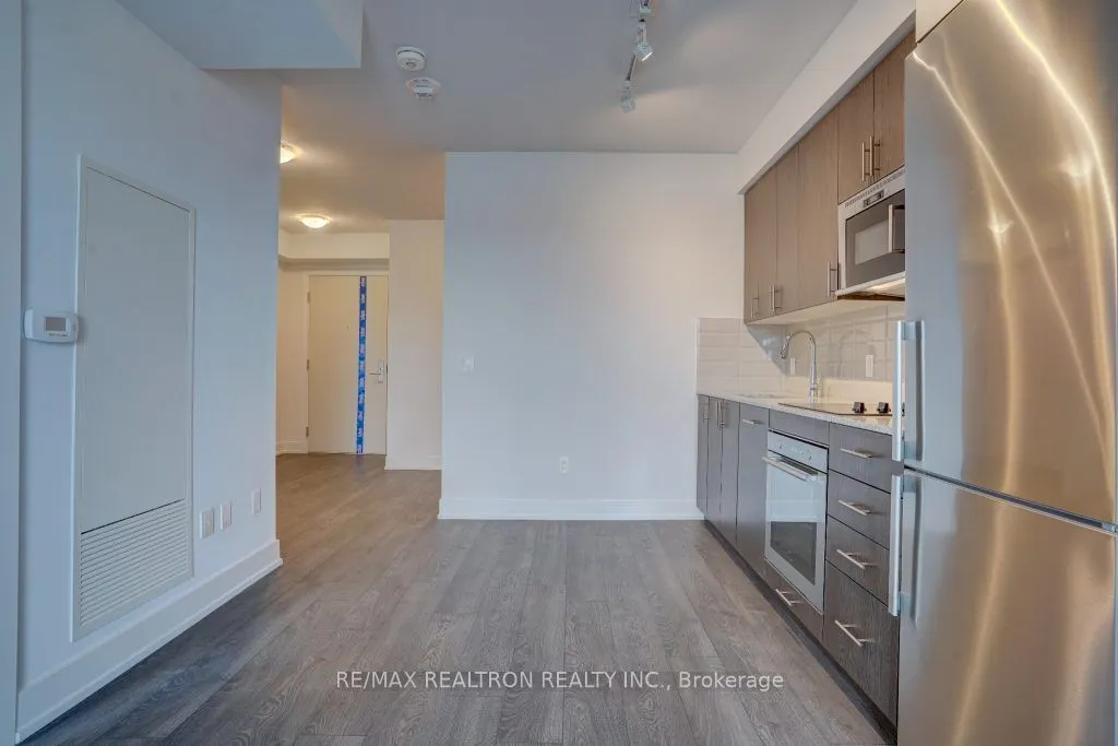 2550 Simcoe Street, #813