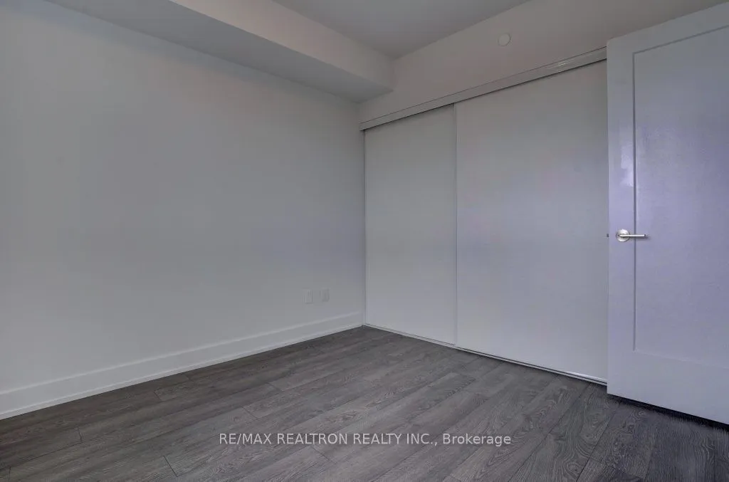 2550 Simcoe Street, #813