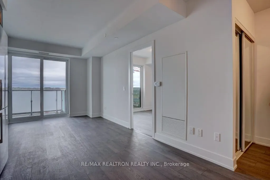 2550 Simcoe Street, #813