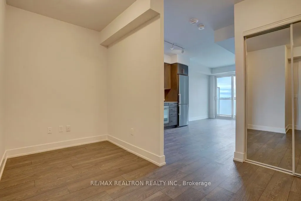 2550 Simcoe Street, #813