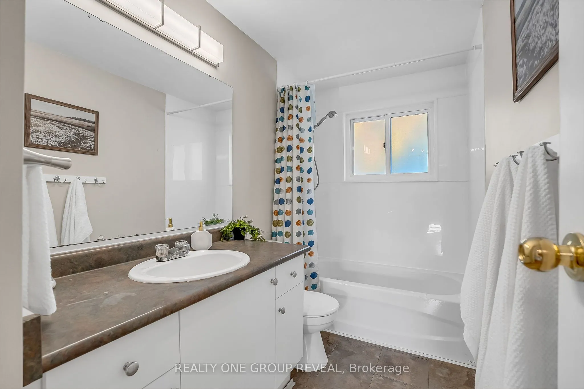 1343 Fenelon Crescent