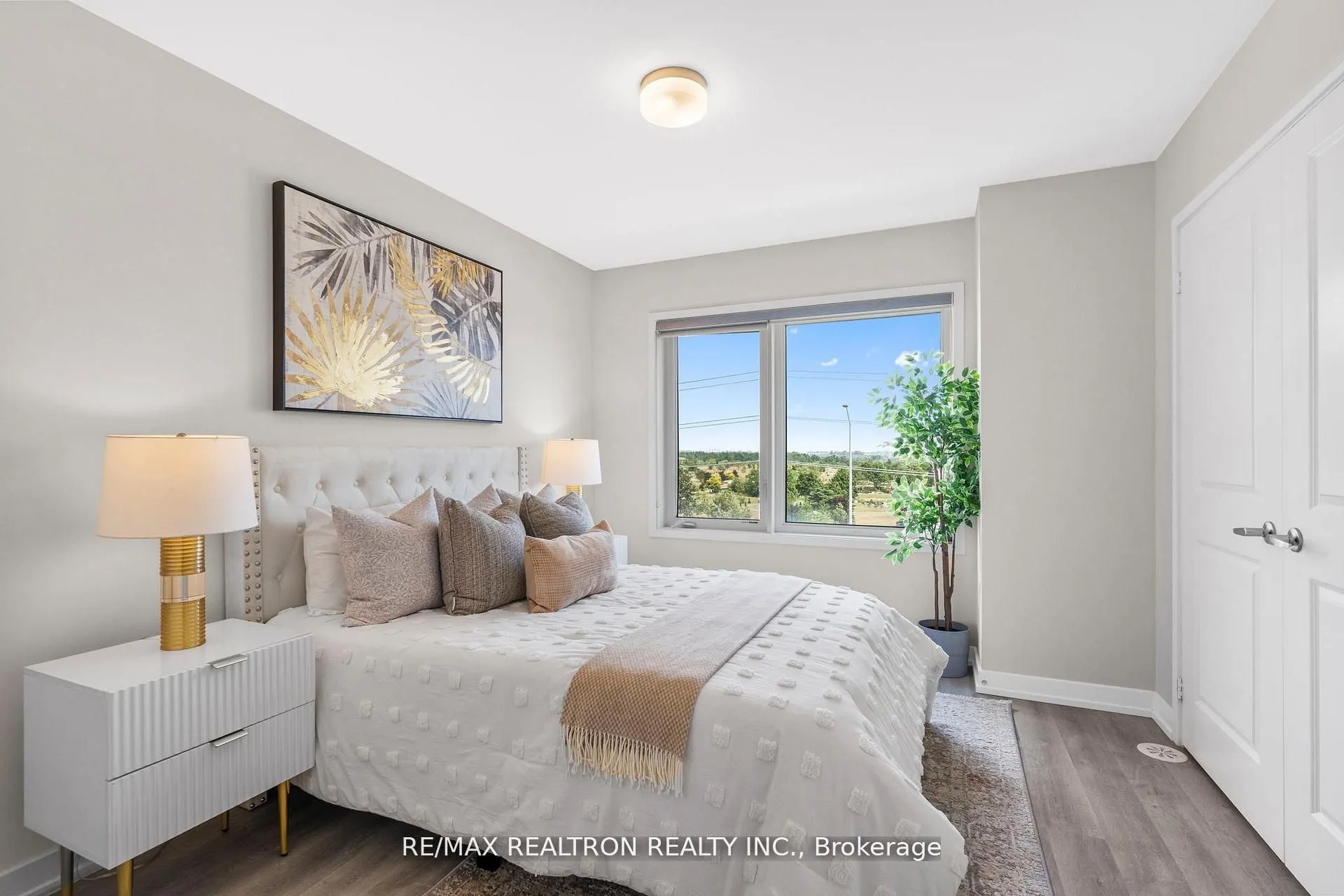 2550 Castlegate Crossing, #401