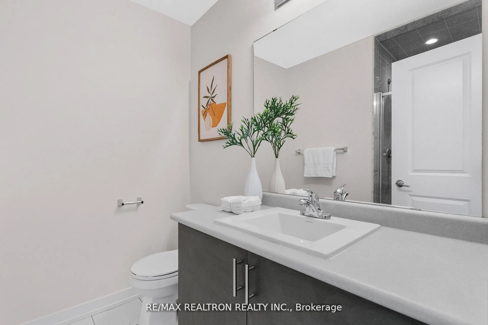 2550 Castlegate Crossing, #401