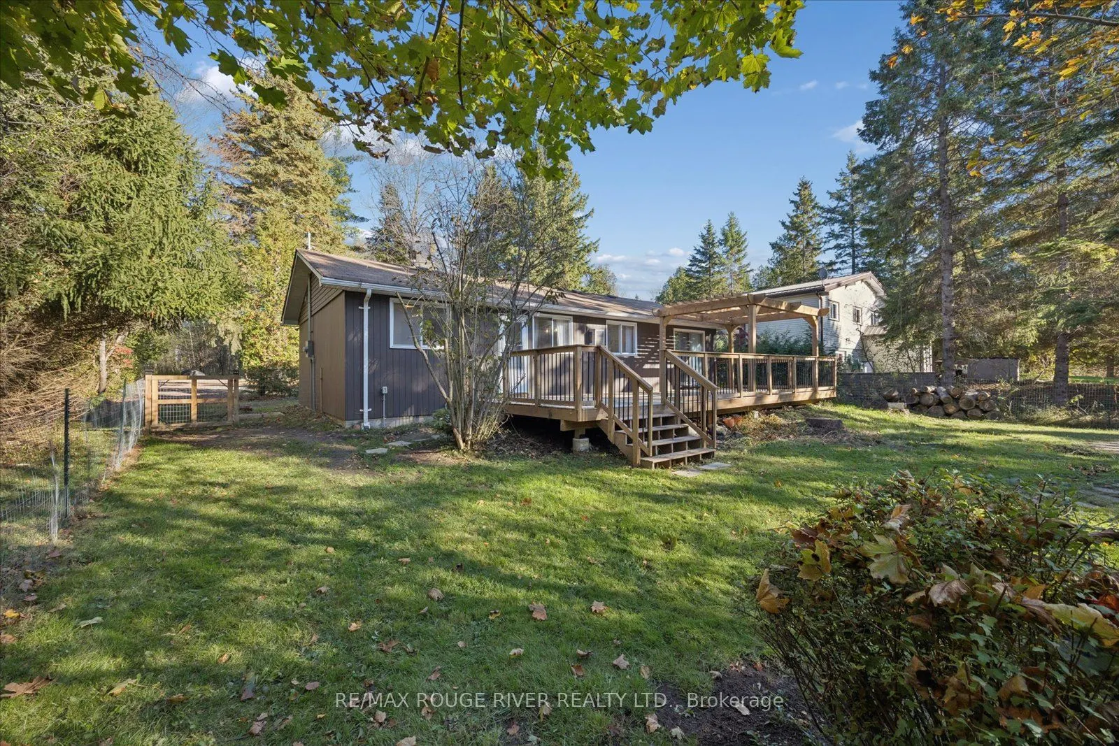 16 Blumenweg Crescent