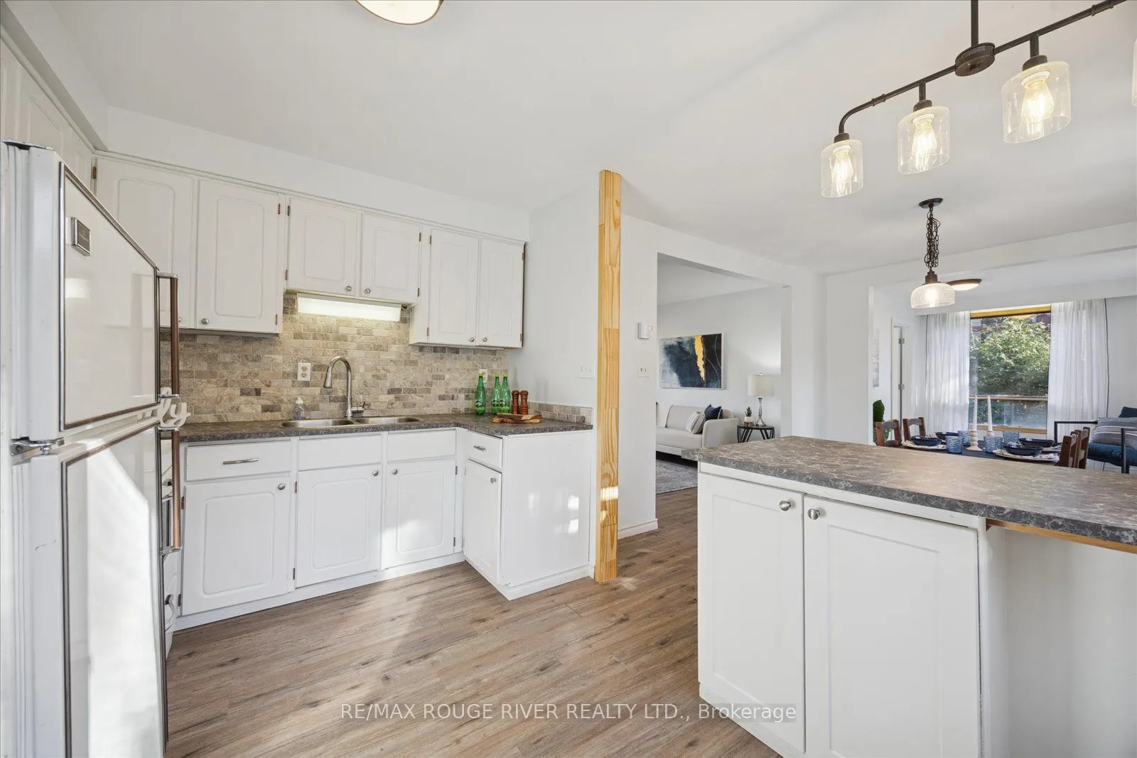 16 Blumenweg Crescent