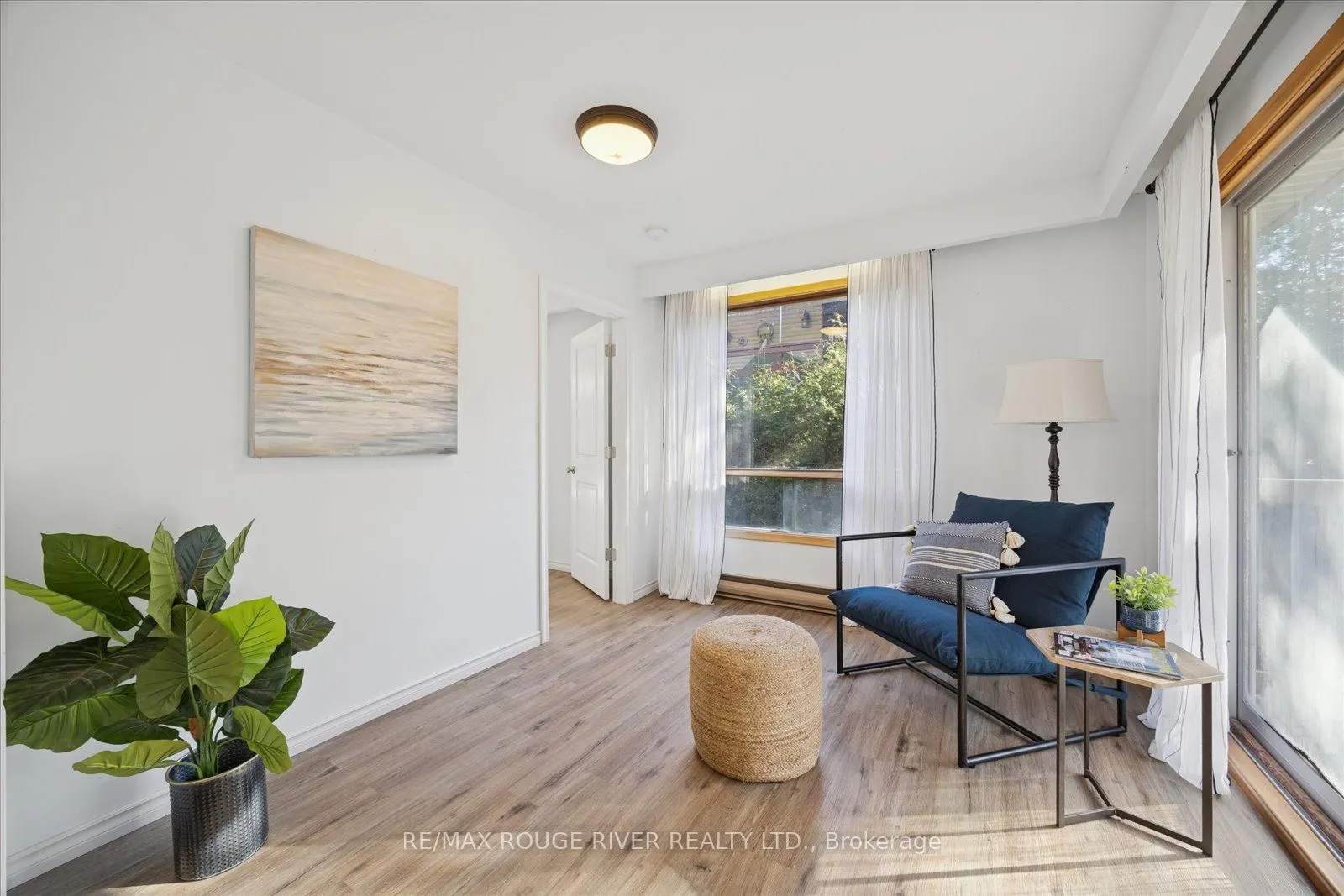 16 Blumenweg Crescent