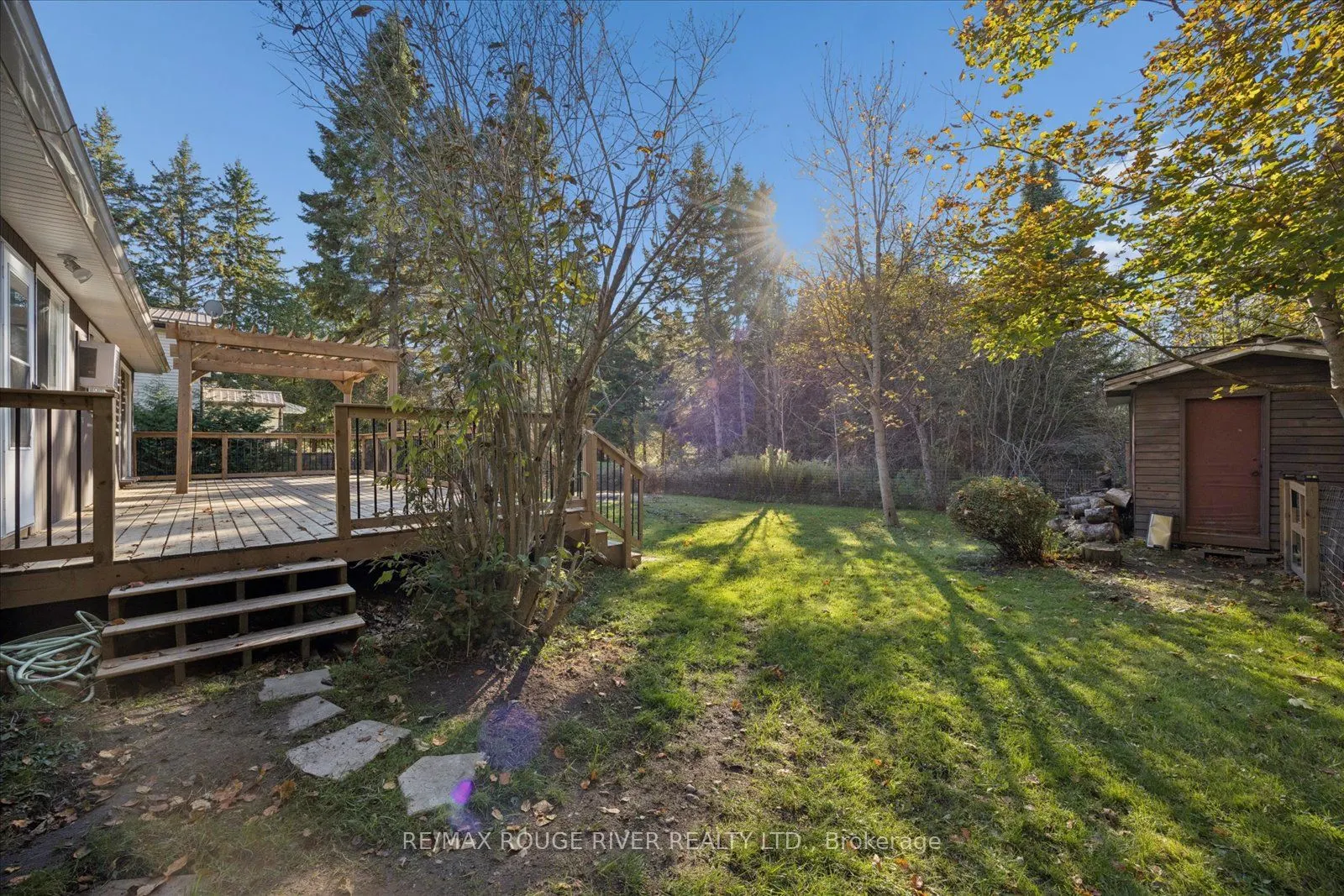 16 Blumenweg Crescent