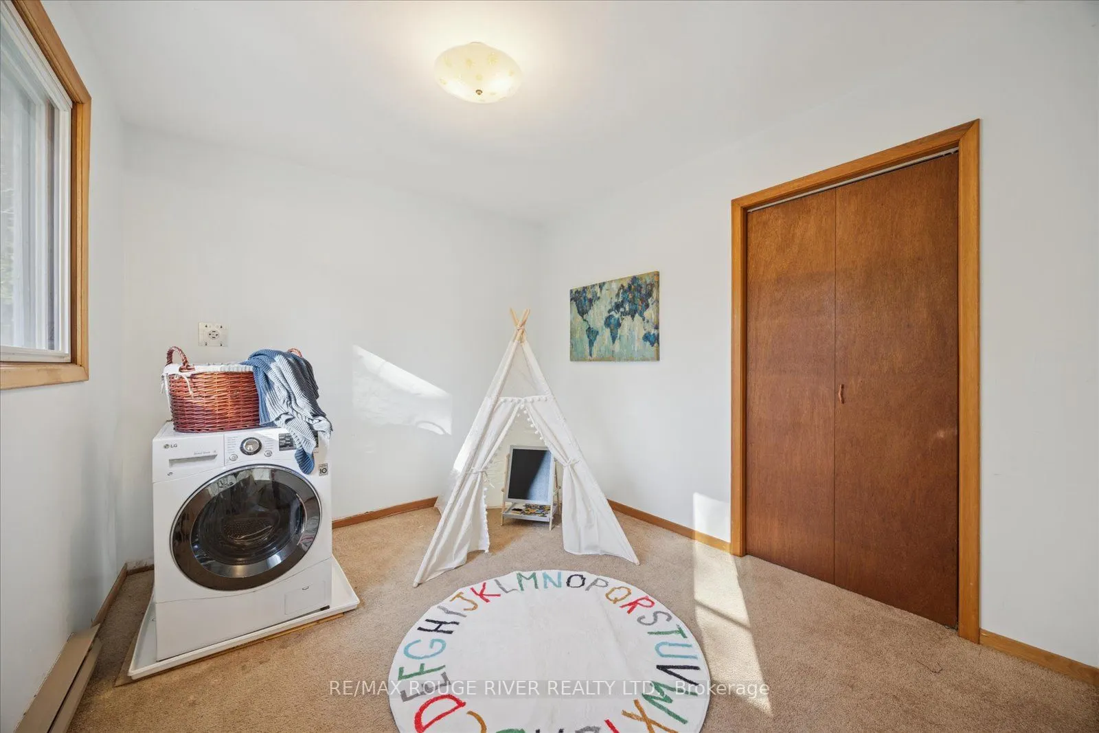 16 Blumenweg Crescent