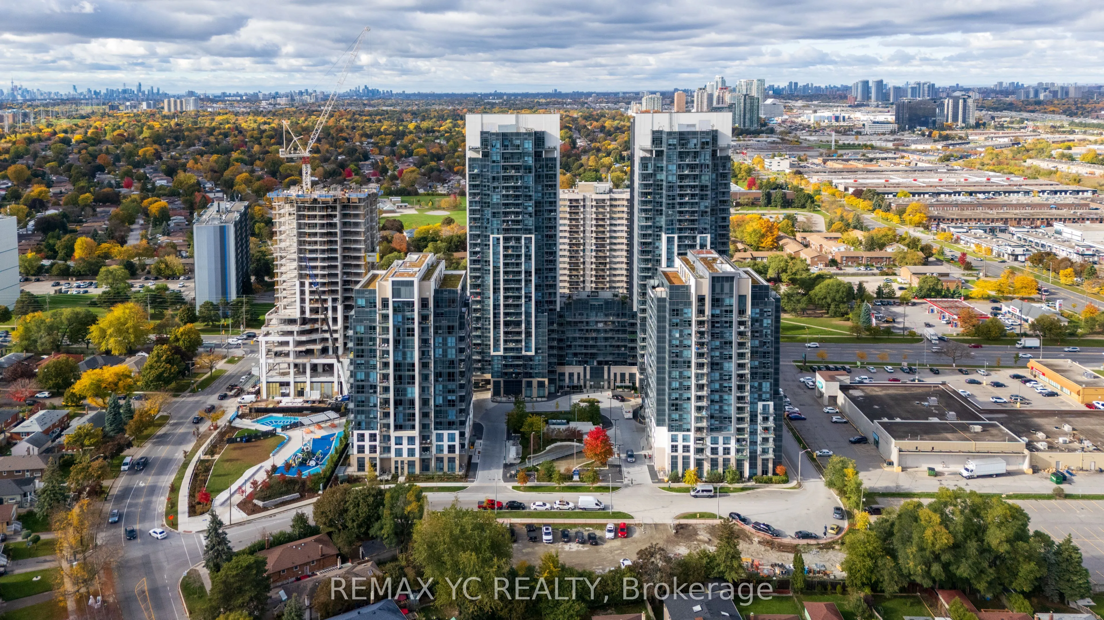 30 Meadowglen Place, #2208
