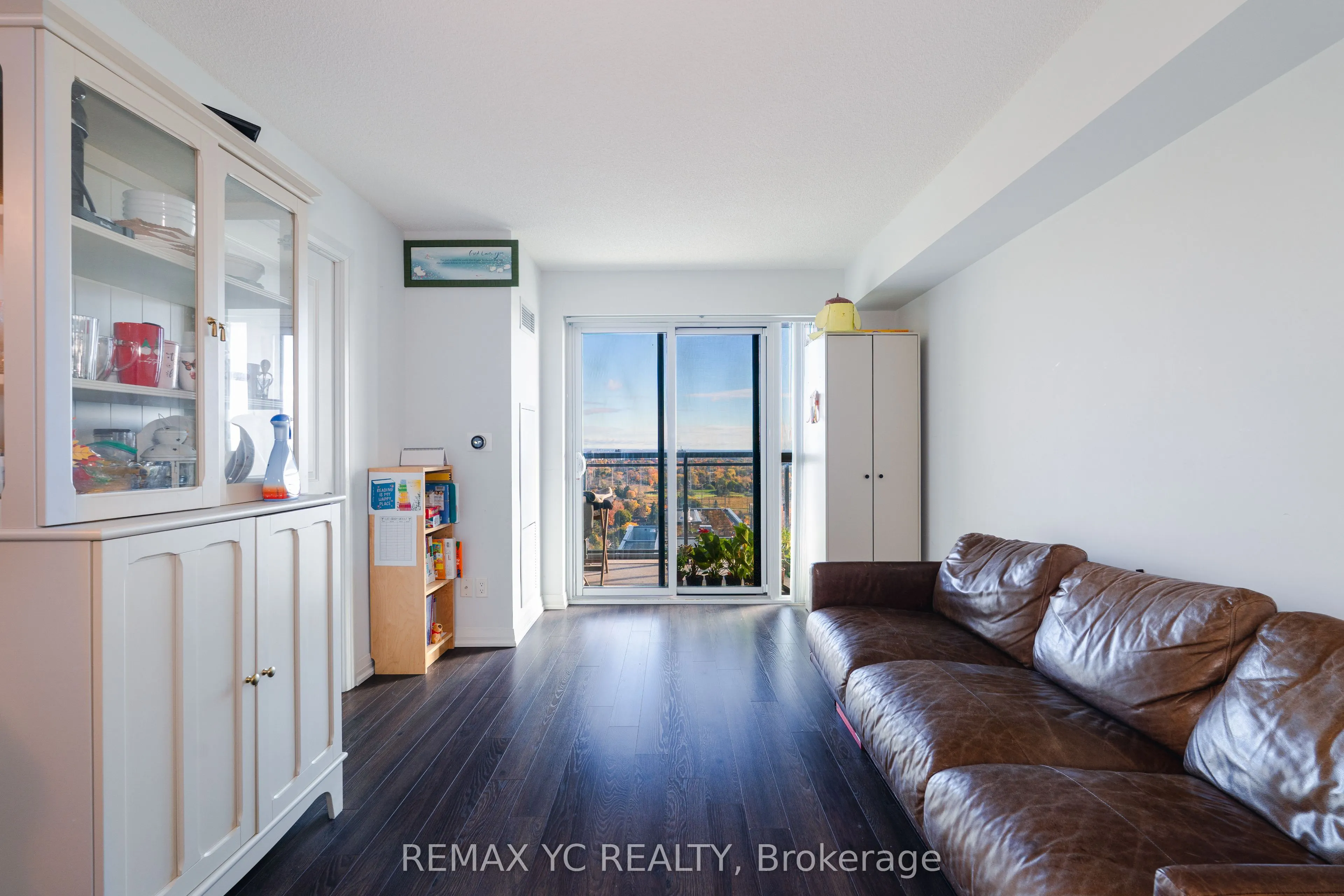 30 Meadowglen Place, #2208